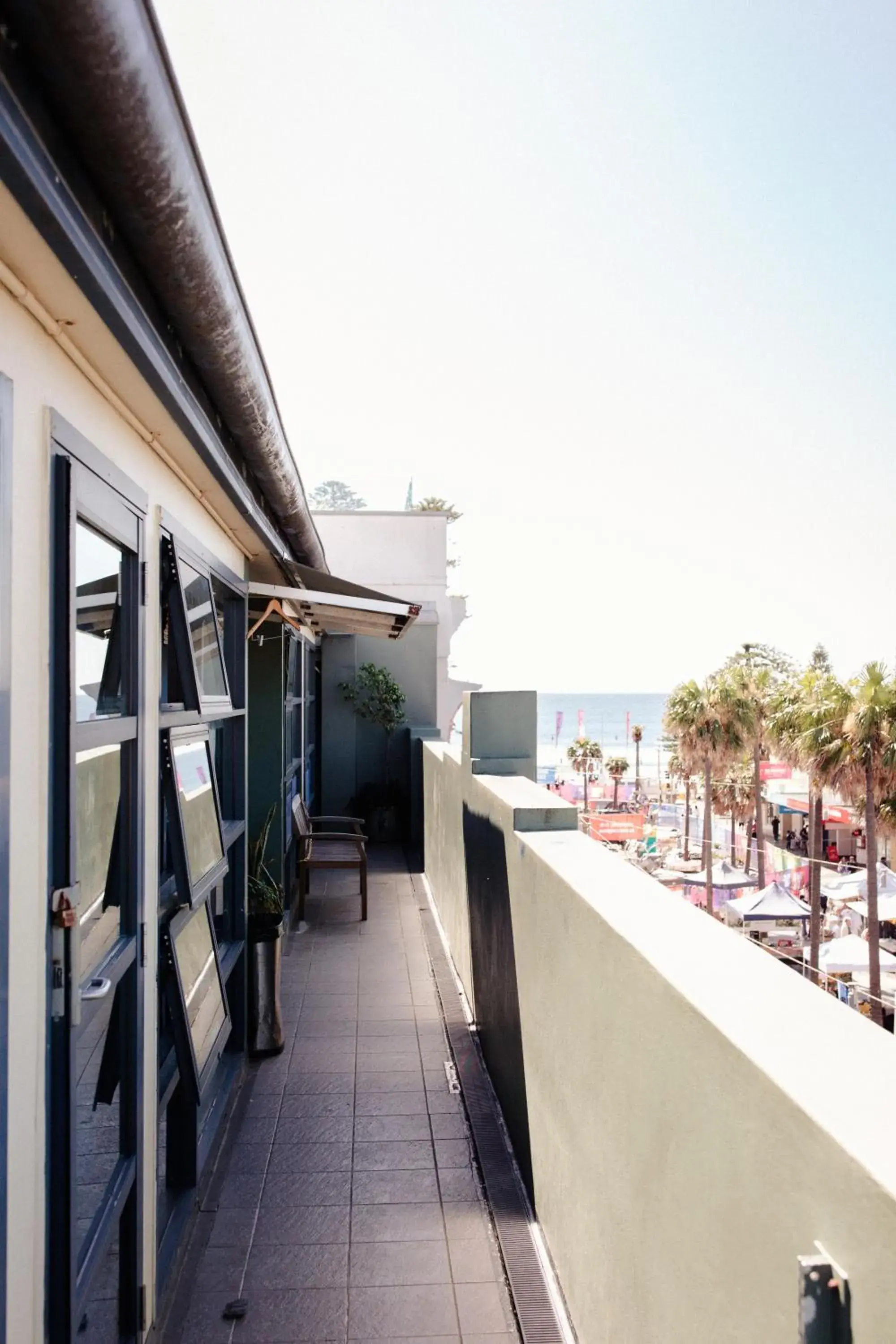 Balcony/Terrace in Boardrider Backpackers and Budget Motel