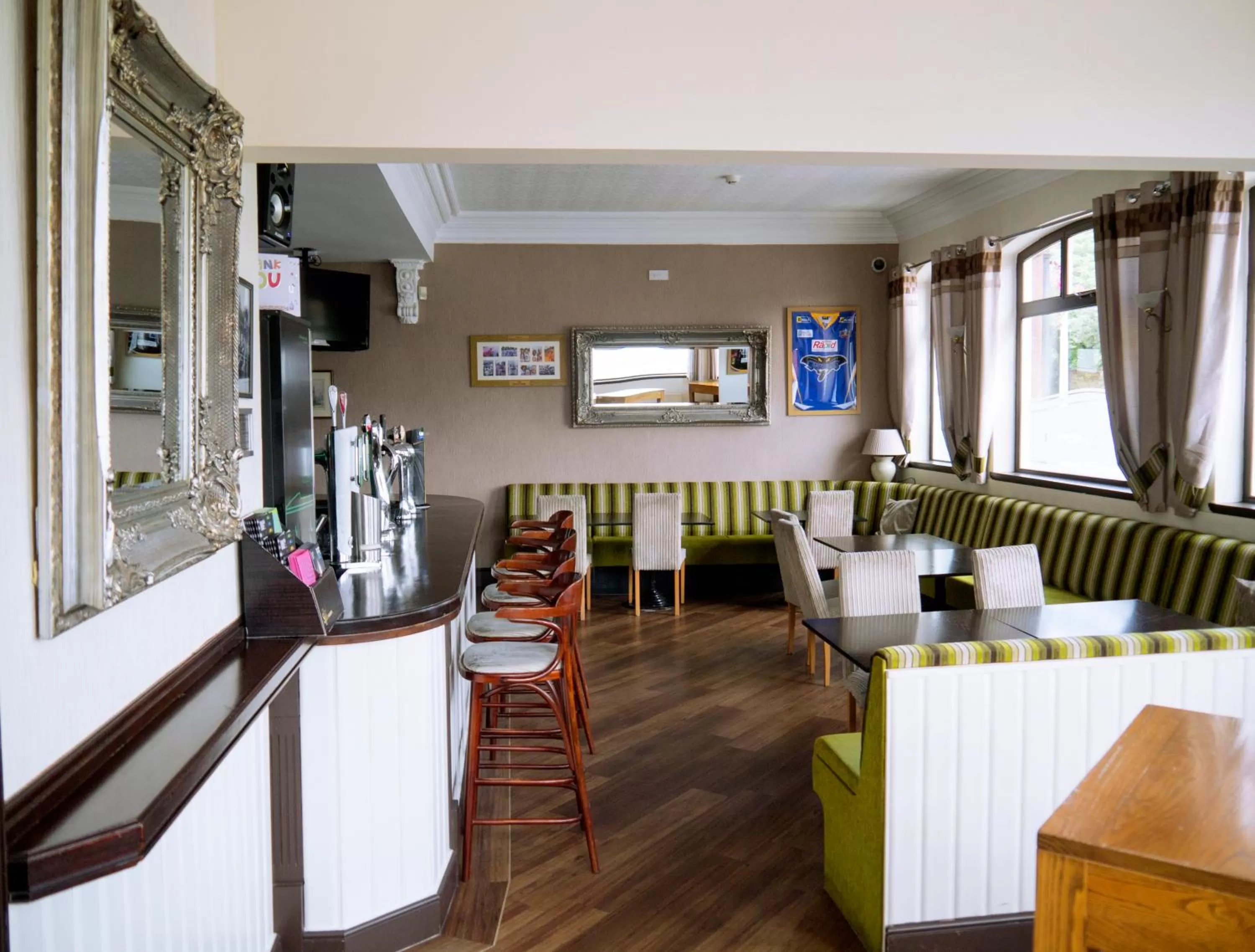 Lounge or bar in The Whittington and Cat