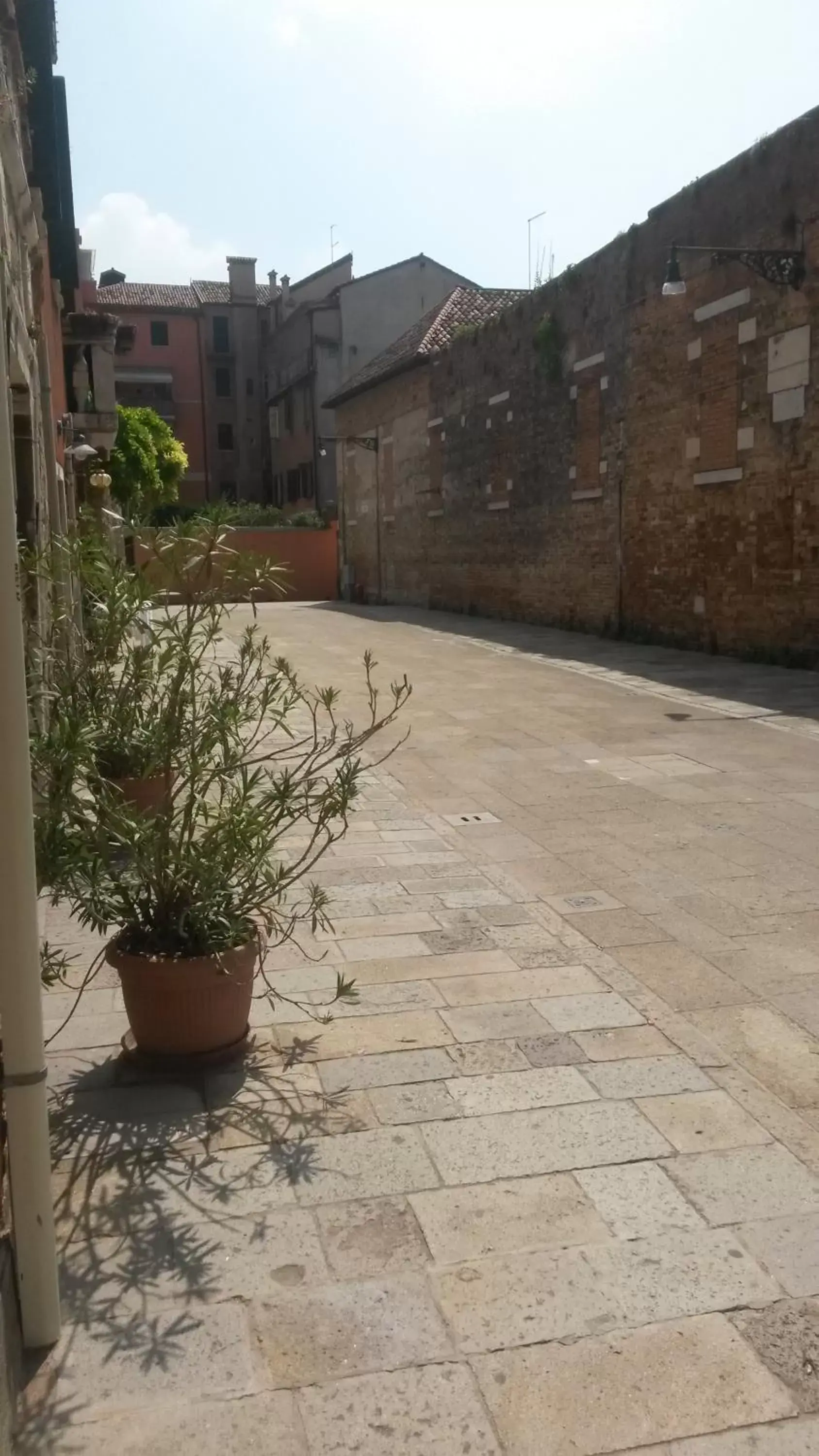 Quiet street view in Locanda Ca' del Brocchi