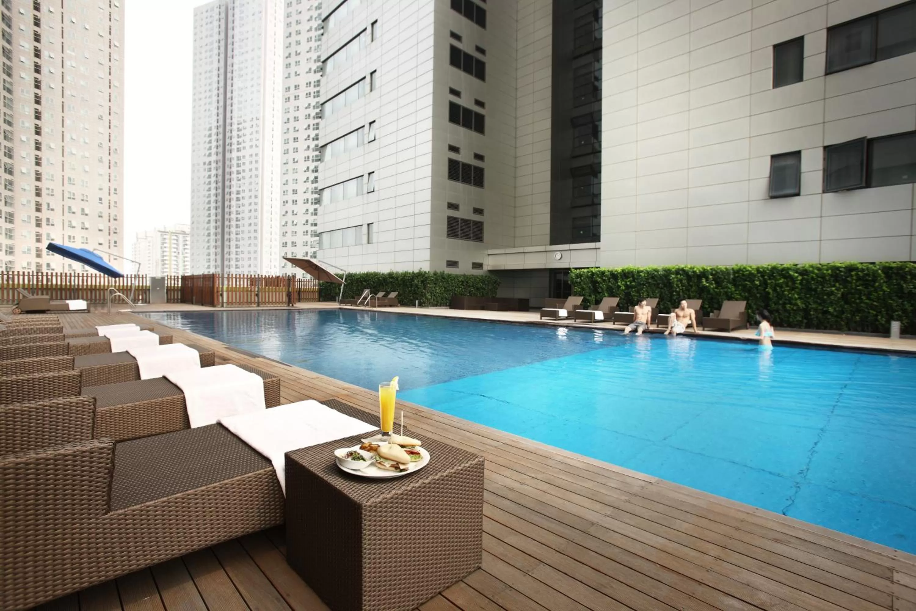 Swimming pool in The Classic 500 Pentaz Executive Residence