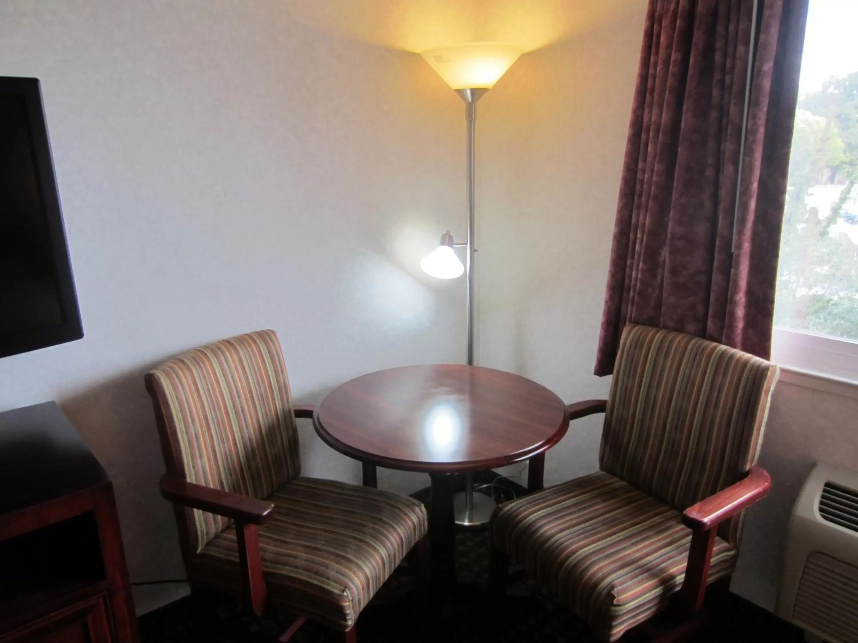 Seating area, Dining Area in Cherry Orchard Inn