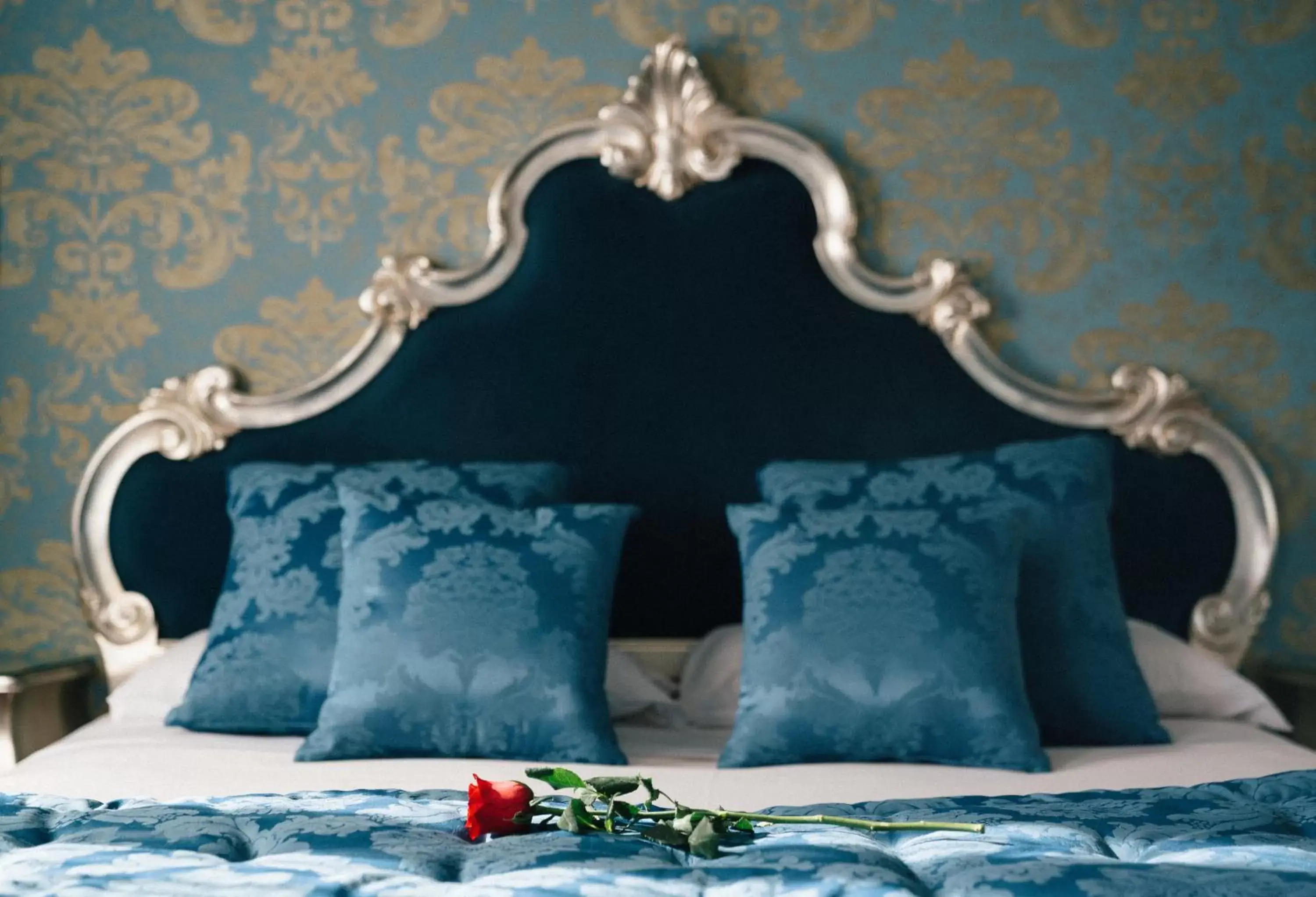 Bed in Murano Palace