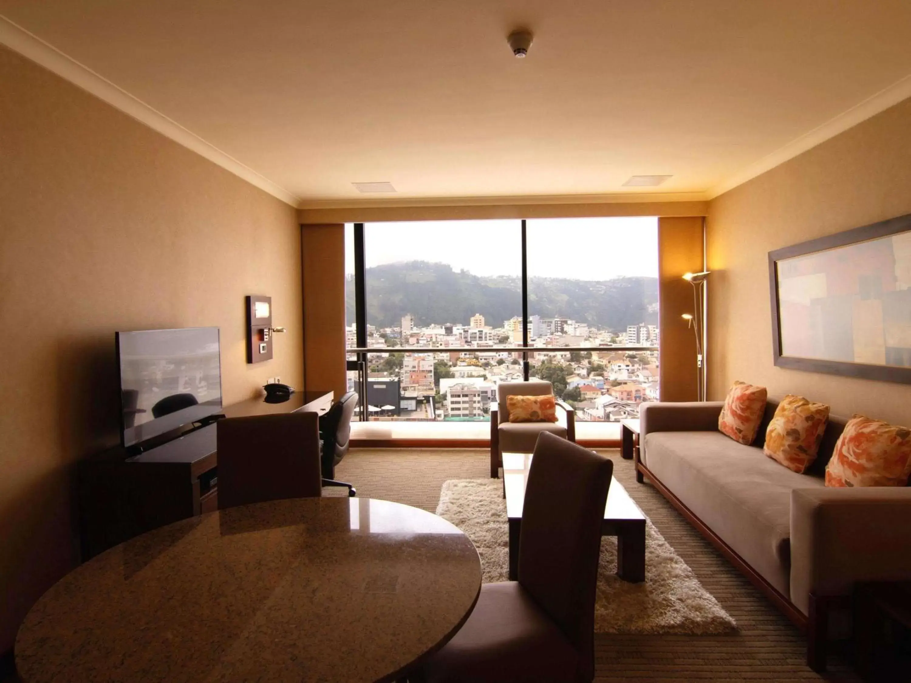 Bedroom, Seating Area in Swissotel Quito