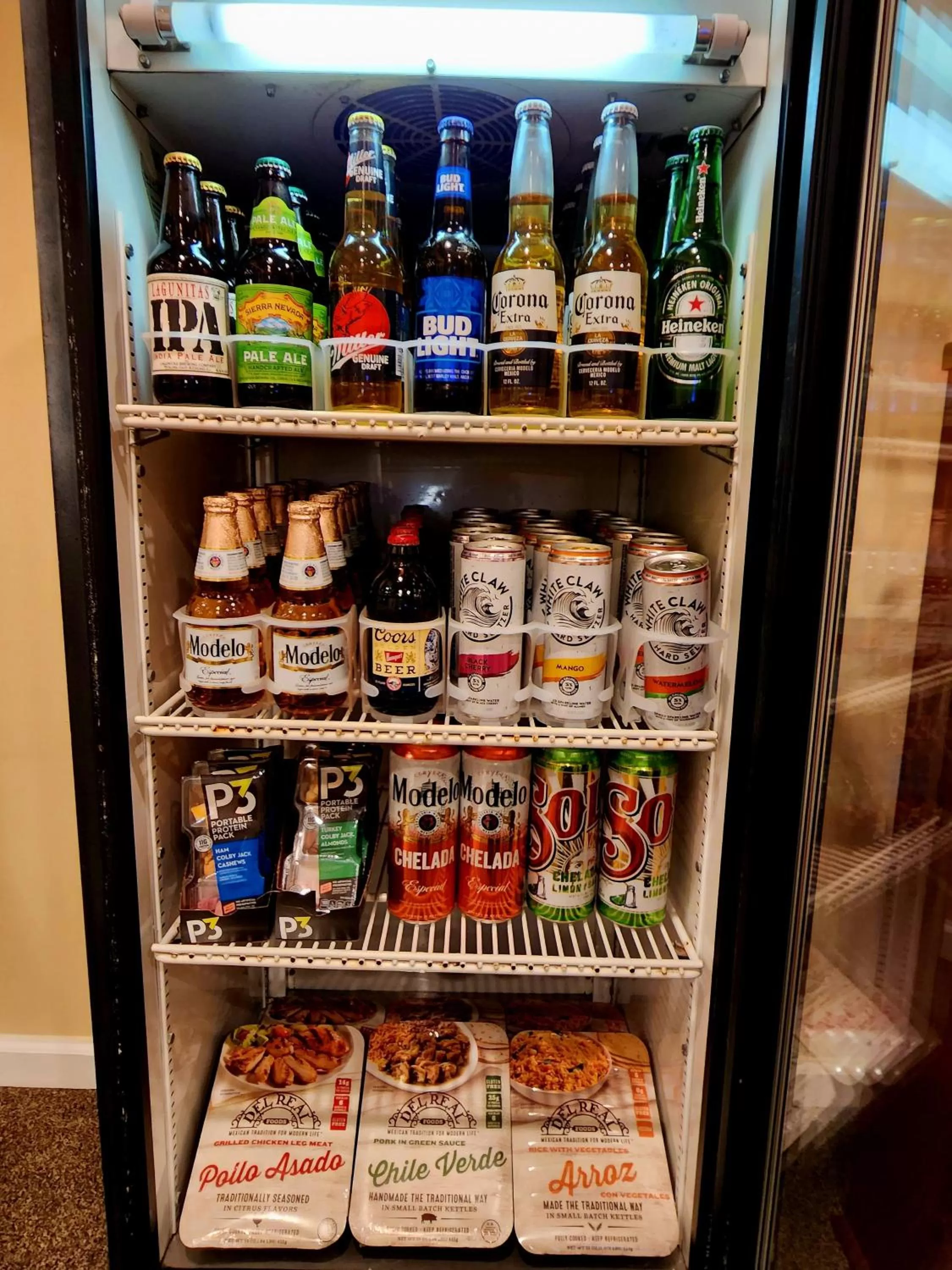 On-site shops in Chase Suite Hotel Newark Fremont