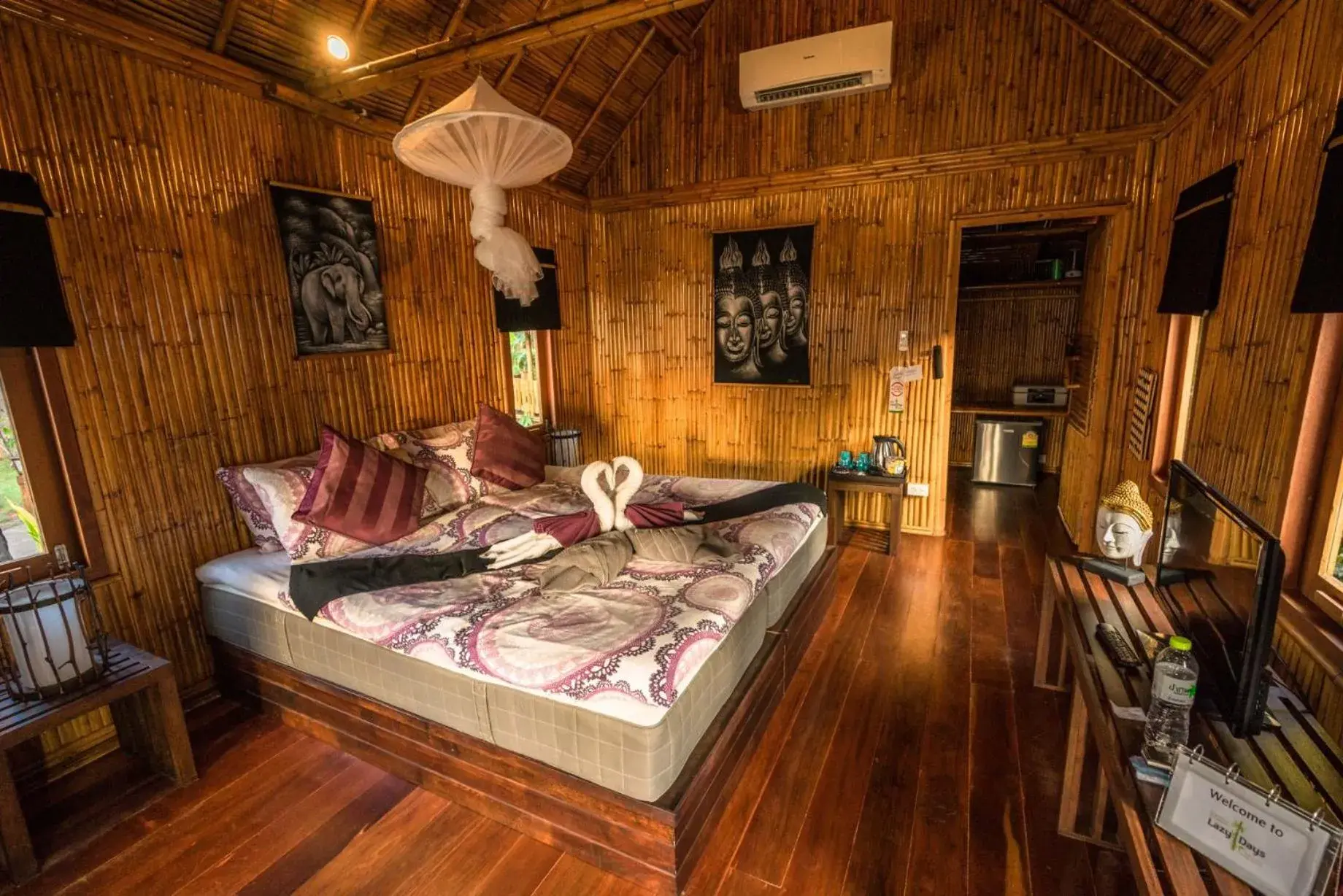 Bedroom in Lazy Days Bungalows