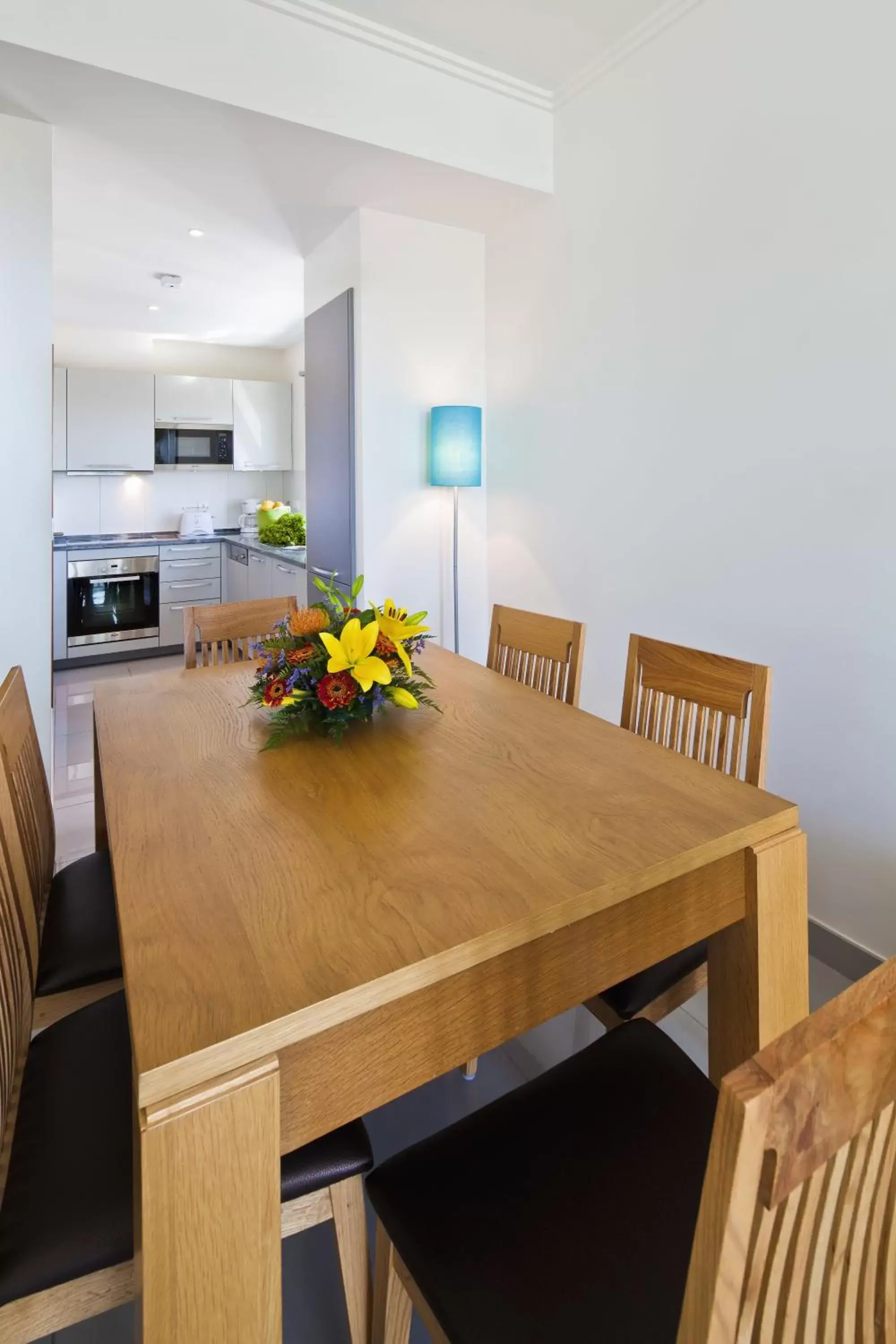 Kitchen or kitchenette, Dining Area in Villa Doris Suites