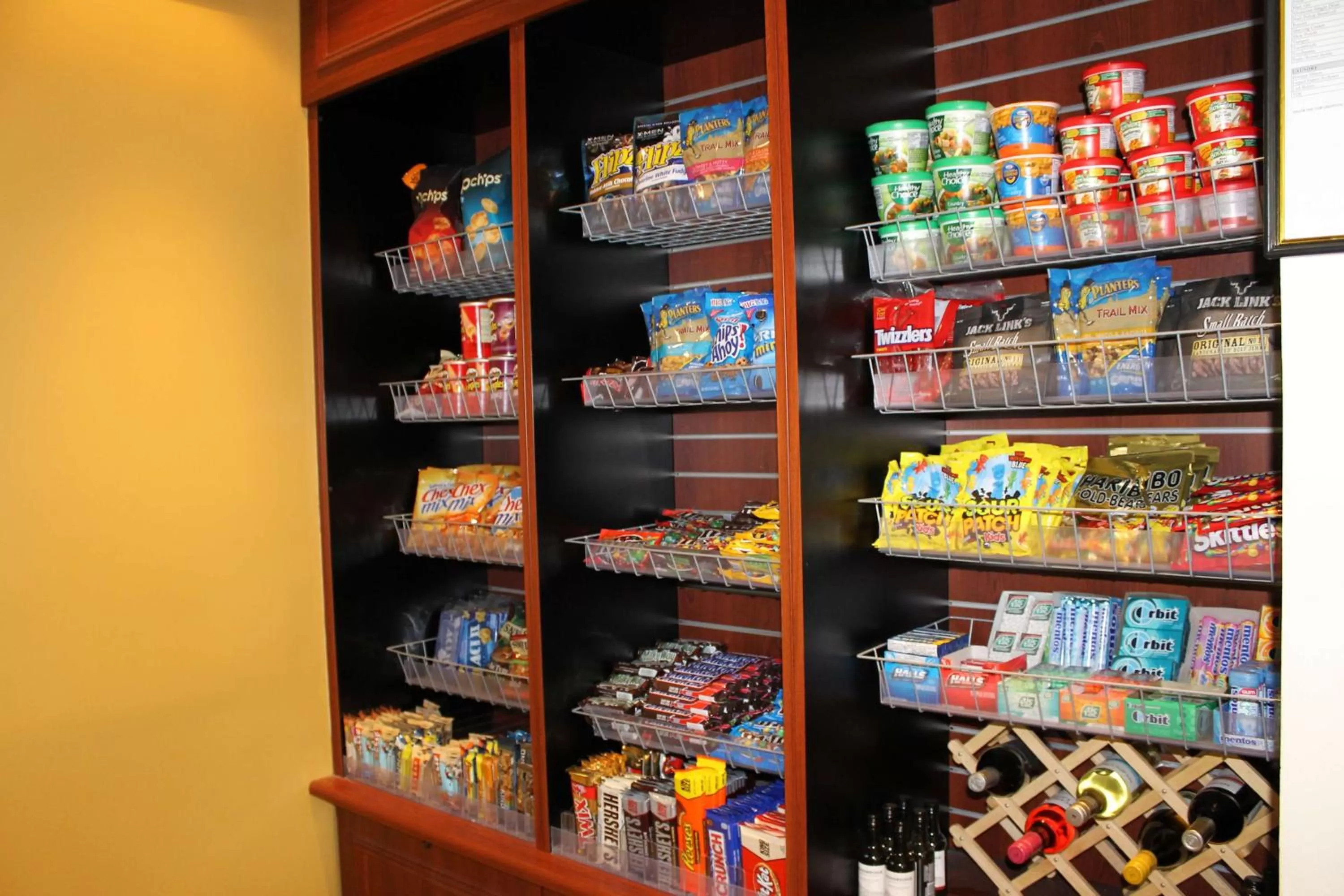 Restaurant/places to eat in Hilton Garden Inn Addison