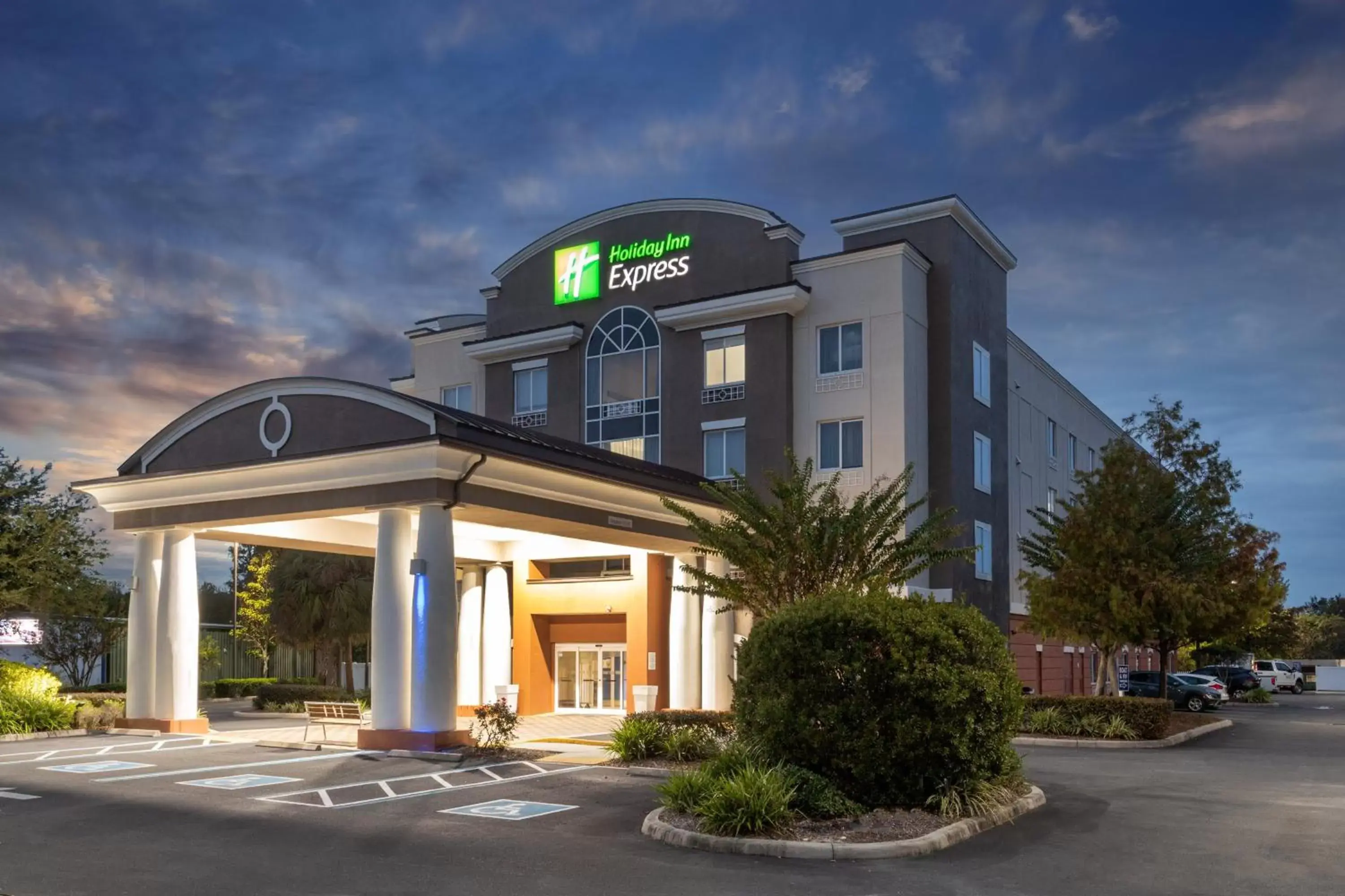 Property Building in Holiday Inn Express Crystal River, an IHG Hotel