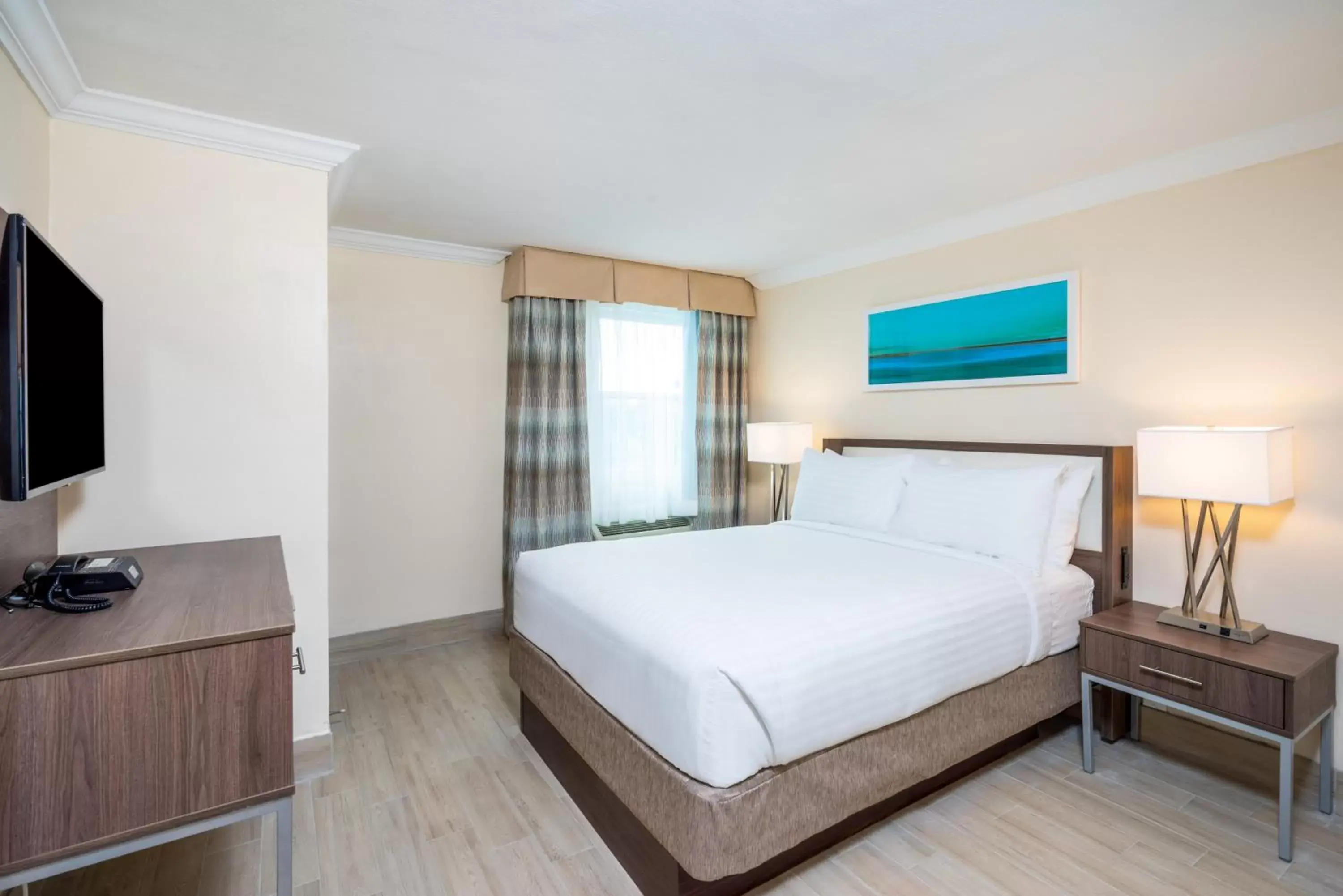 Bedroom, Bed in Holiday Inn Express & Suites Nassau, an IHG Hotel