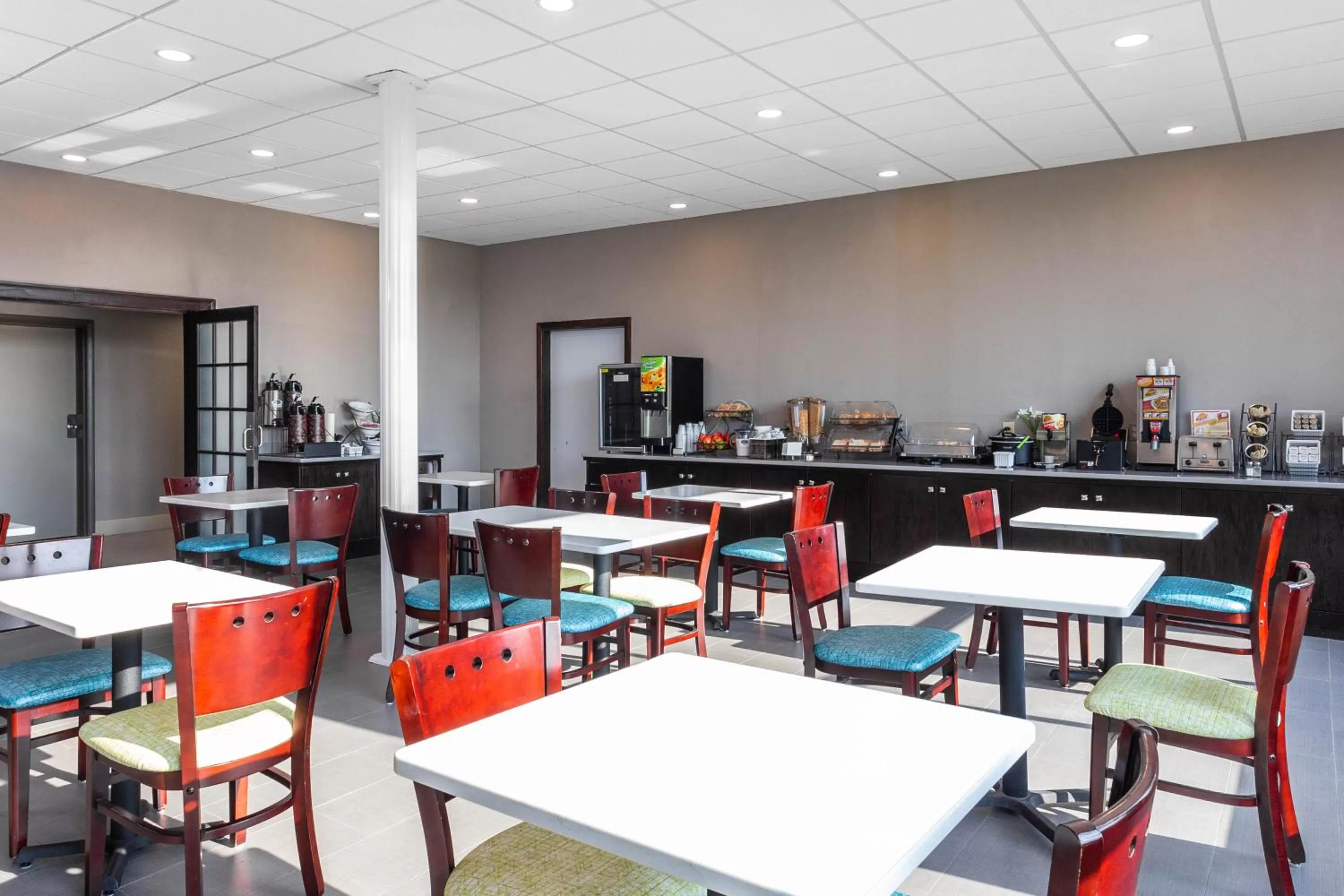 Restaurant/places to eat in Sleep Inn Terre Haute University Area