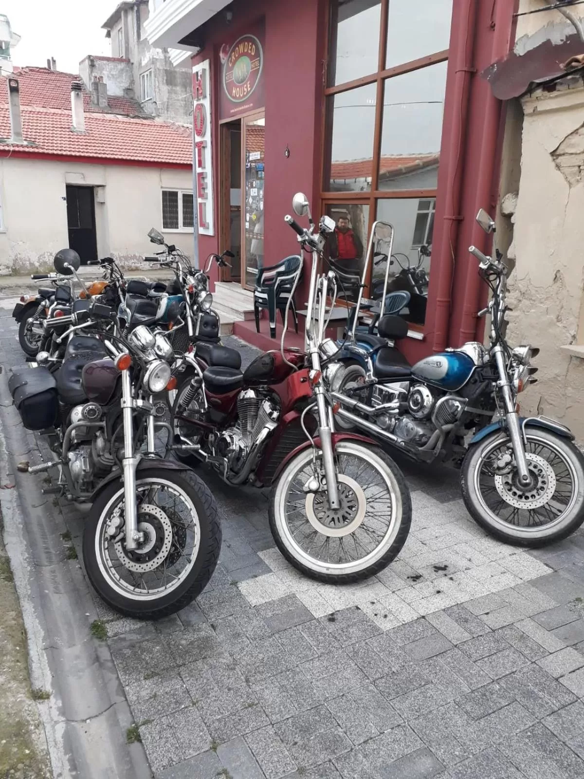 Parking in Hotel Crowded House