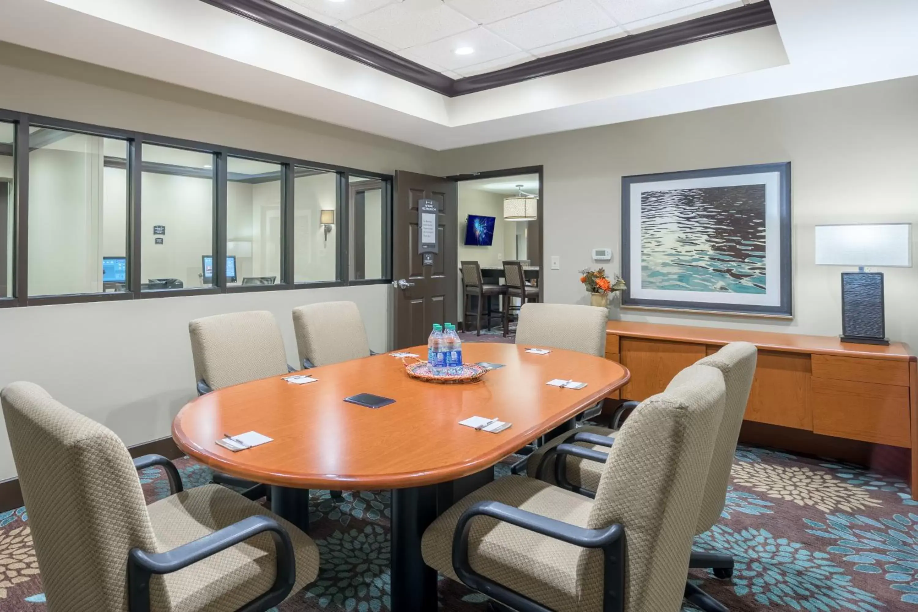 Meeting/conference room in Staybridge Suites Wilmington-Newark, an IHG Hotel