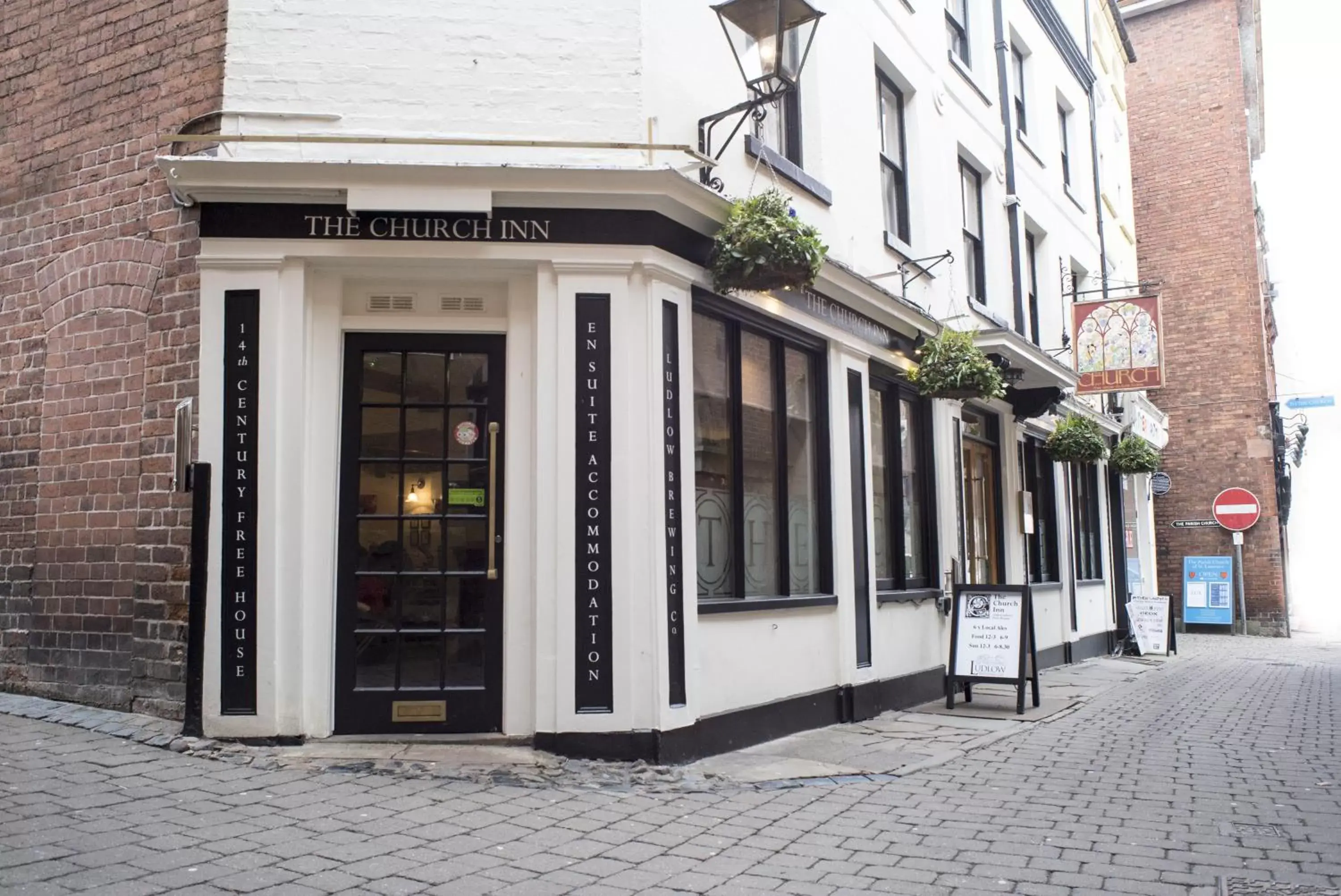 Facade/entrance, Property Building in Church Inn