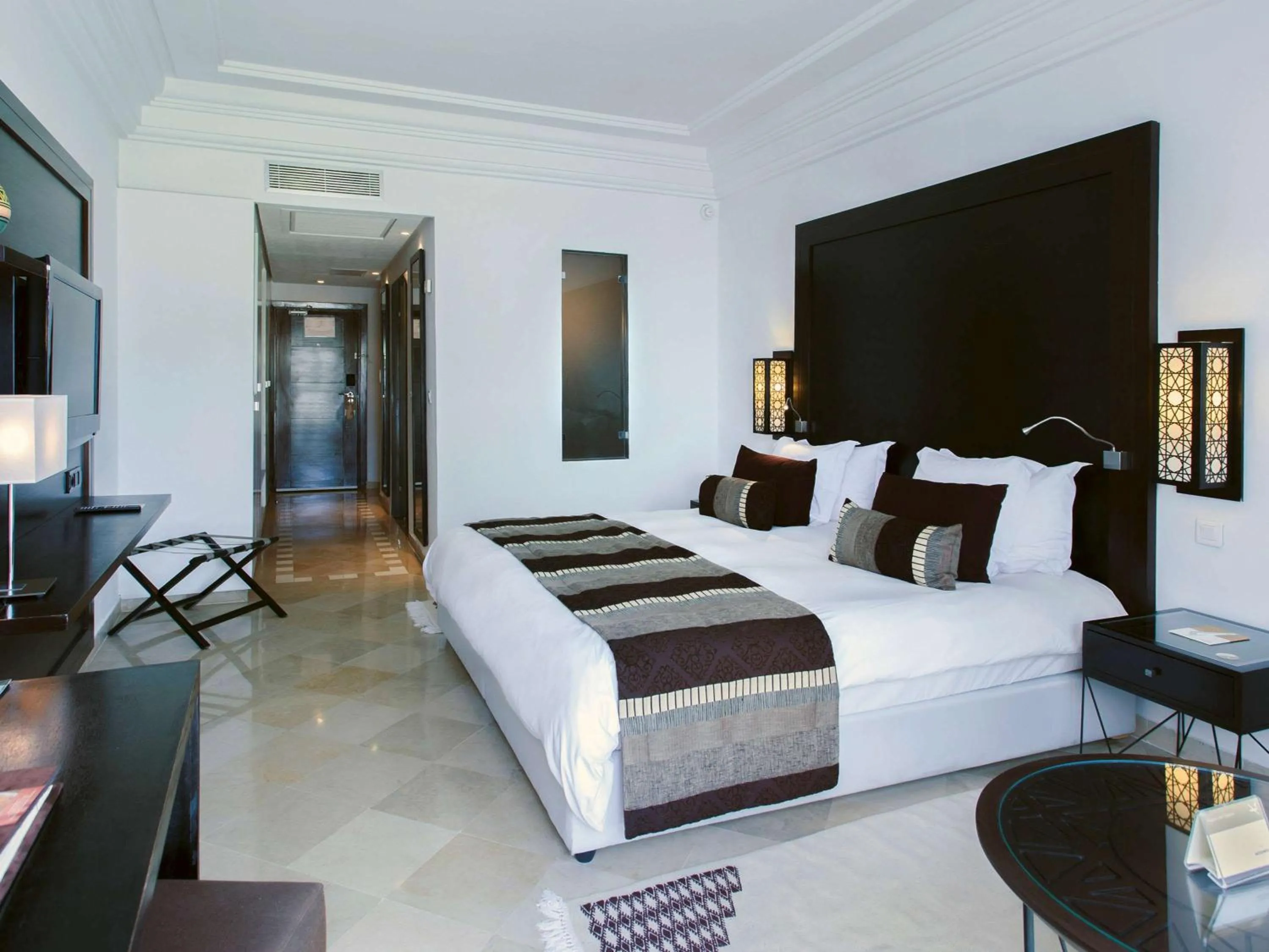 Photo of the whole room, Bed in Mövenpick Hotel Gammarth Tunis