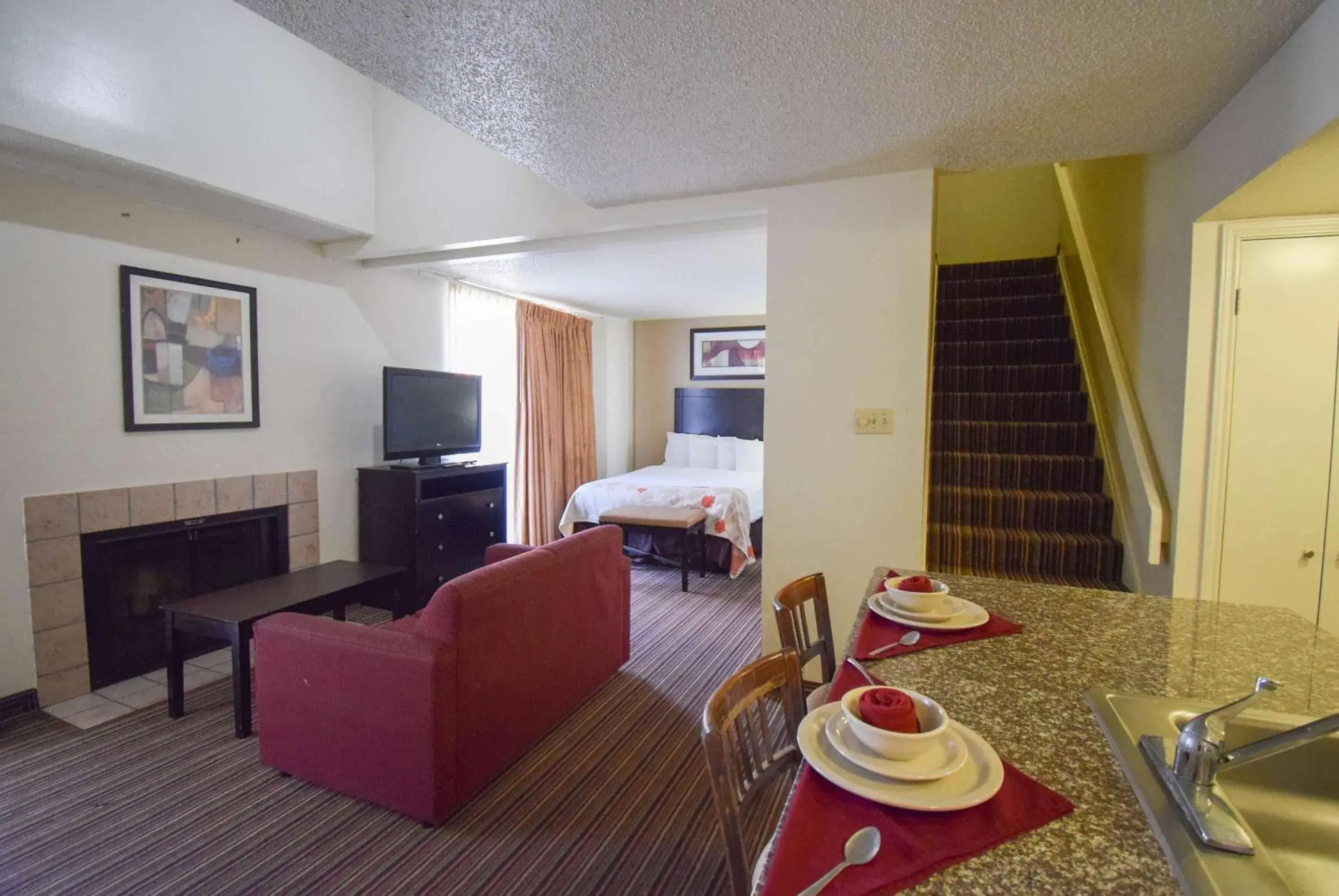 Photo of the whole room, Bed in Hawthorn Extended Stay by Wyndham Richardson Photo of the whole room, Bed in Hawthorn Extended Stay by Wyndham Richardson