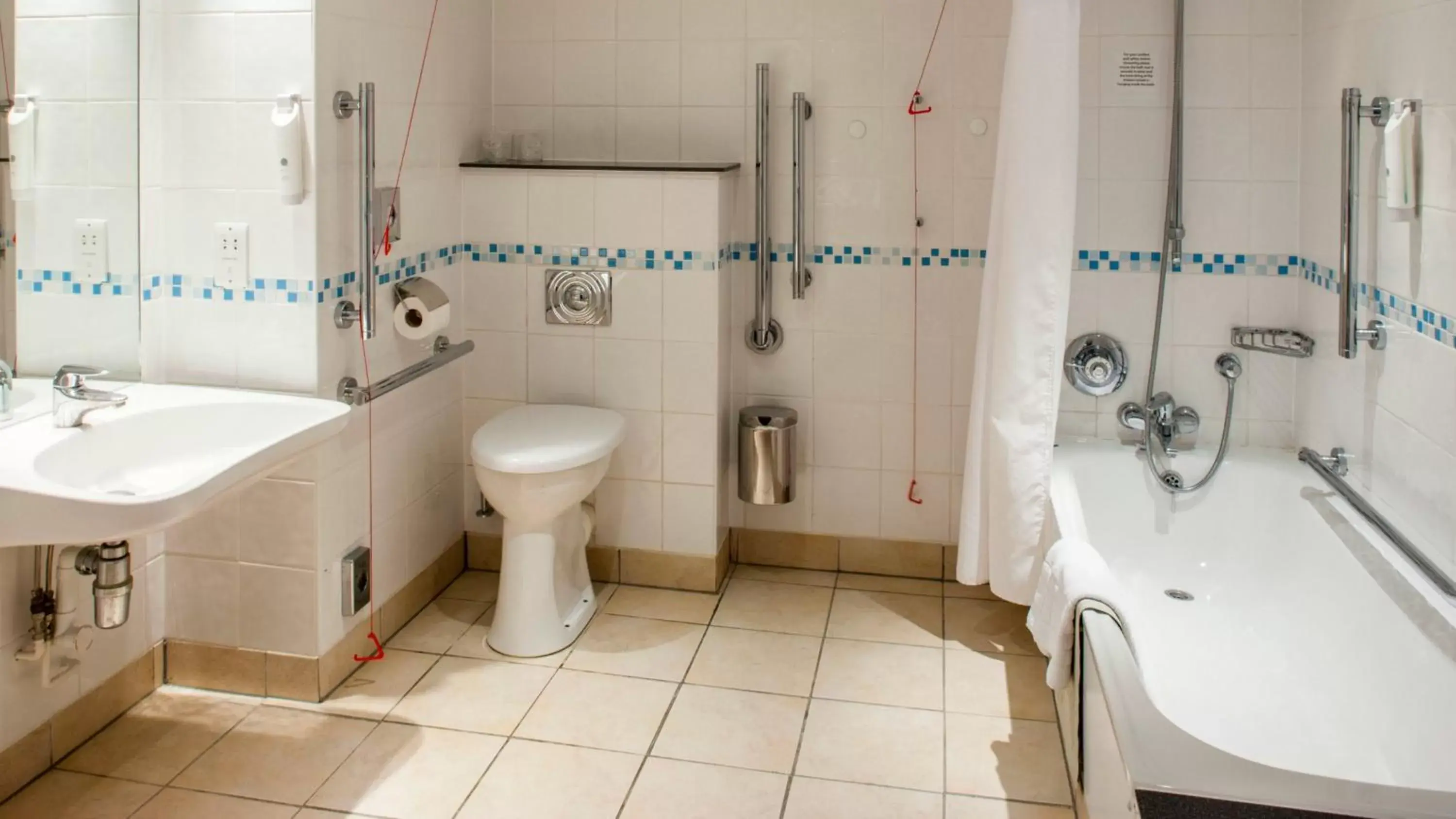 Bathroom in Holiday Inn Swindon, an IHG Hotel