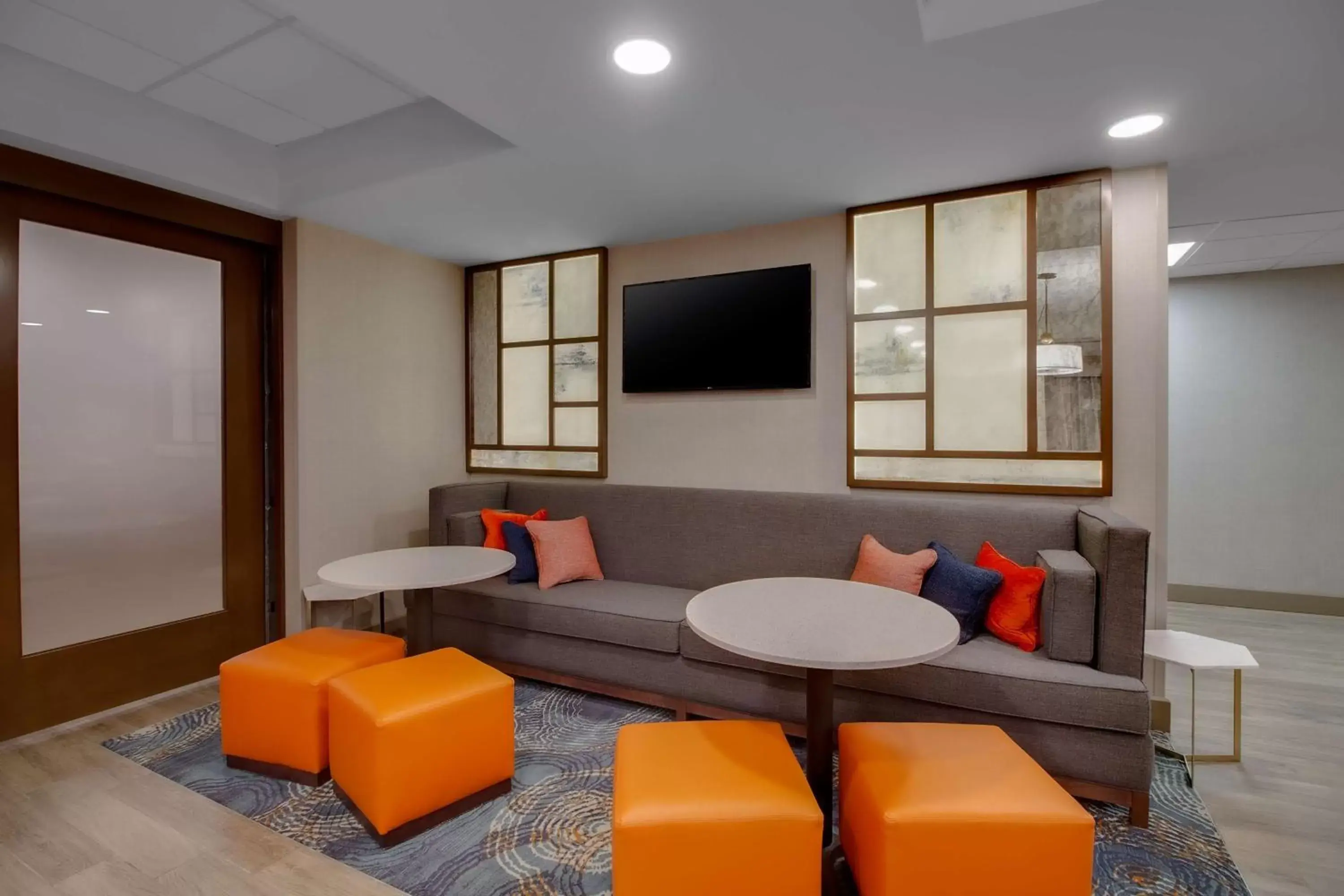 Lobby or reception in Hampton Inn Birmingham-Colonnade 280 Lobby or reception in Hampton Inn Birmingham-Colonnade 280