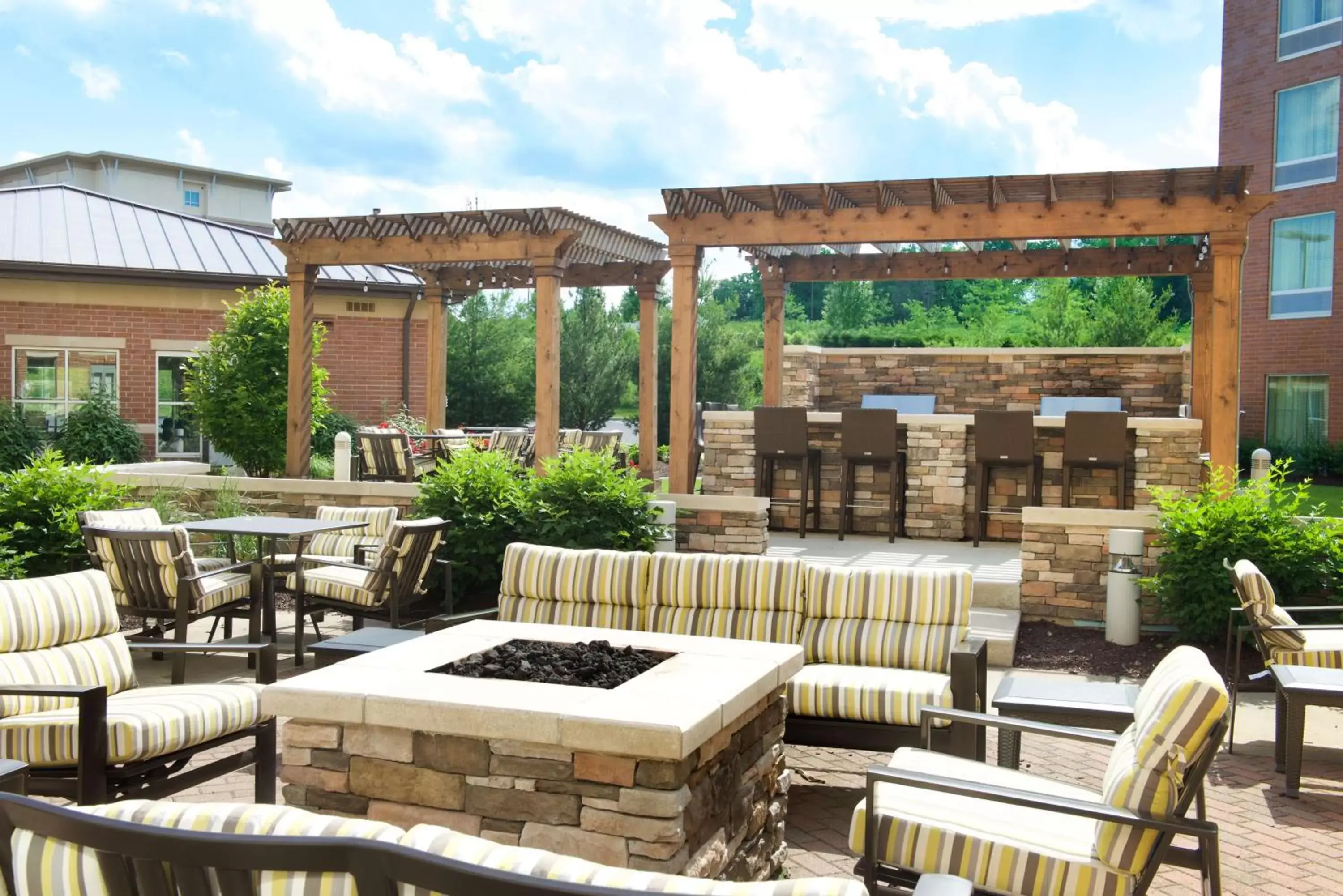 Patio, Restaurant/Places to Eat in Homewood Suites by Hilton Pittsburgh-Southpointe