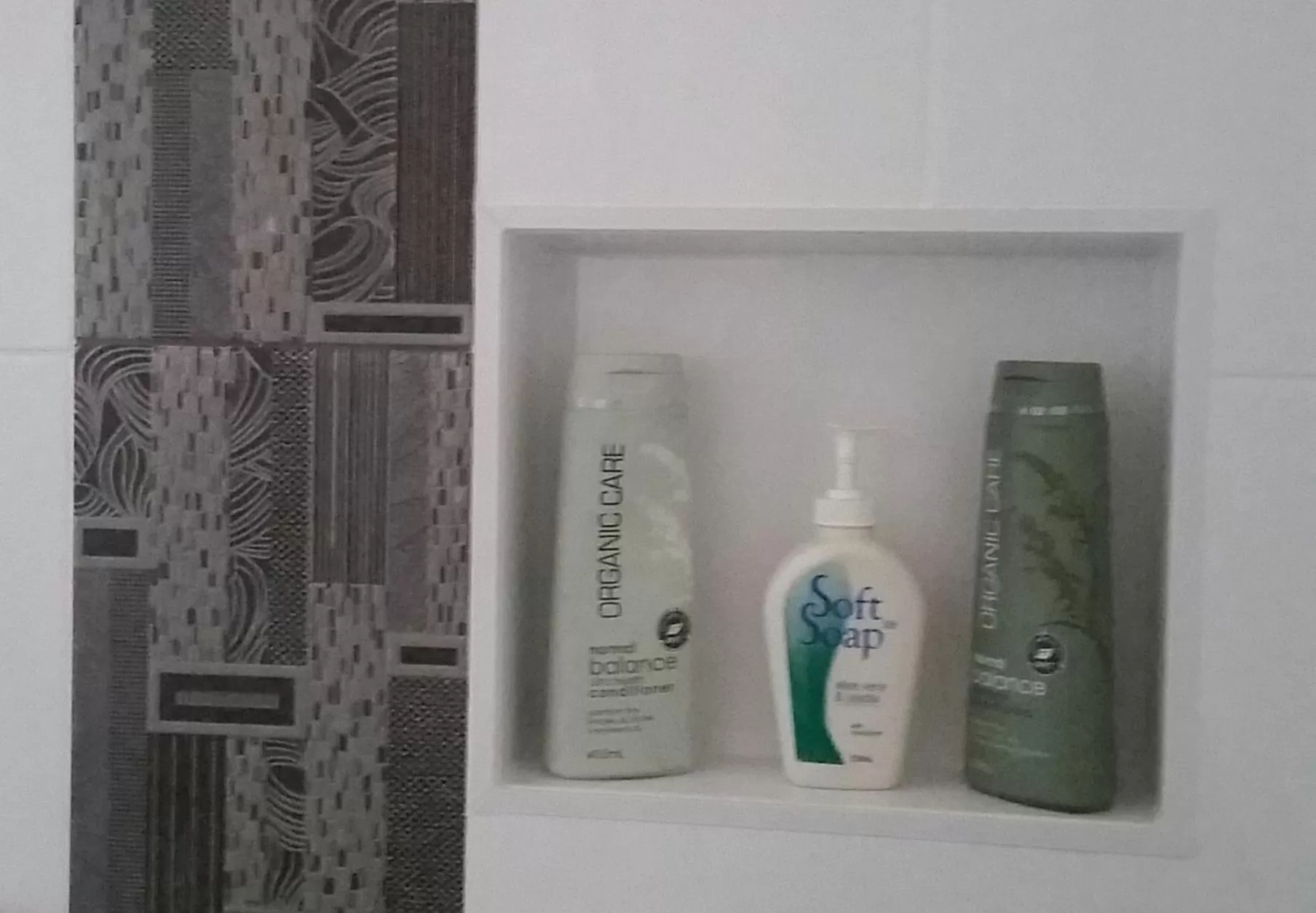 Shower in Bellevue Bed & Breakfast