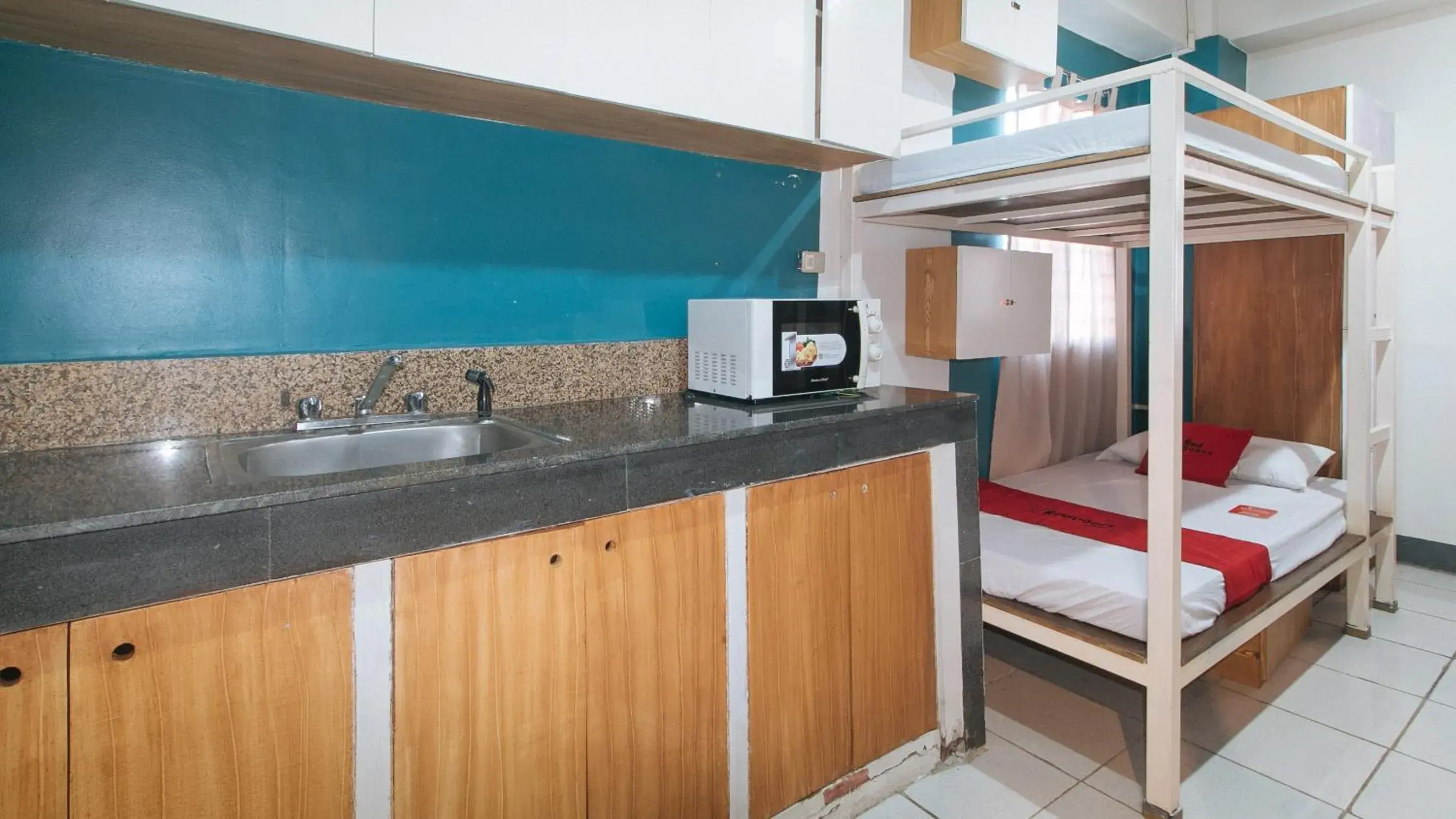 Kitchen or kitchenette in OYO 809 Crowne One Condo