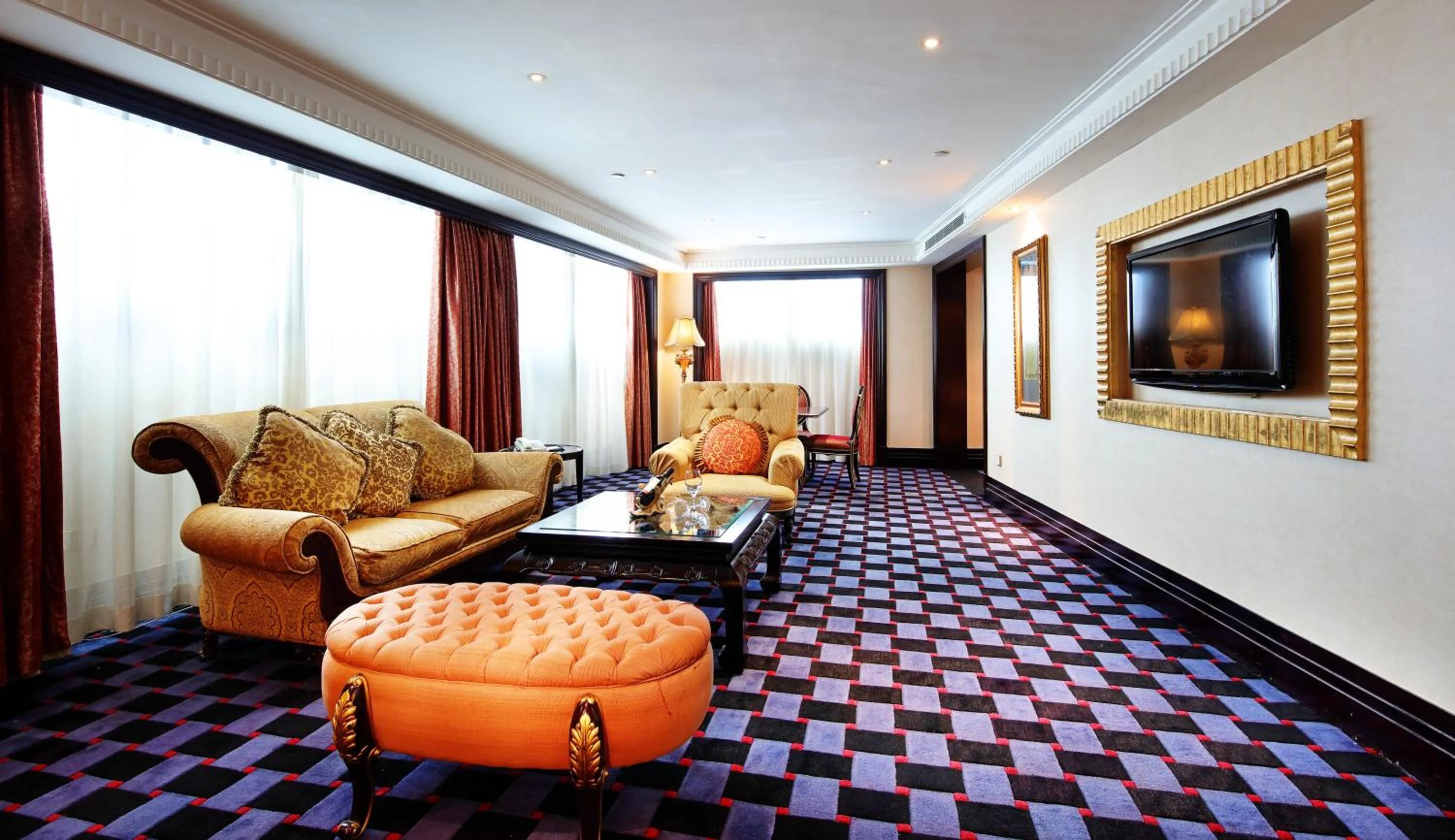 Executive Suite in Royal Mediterranean Hotel