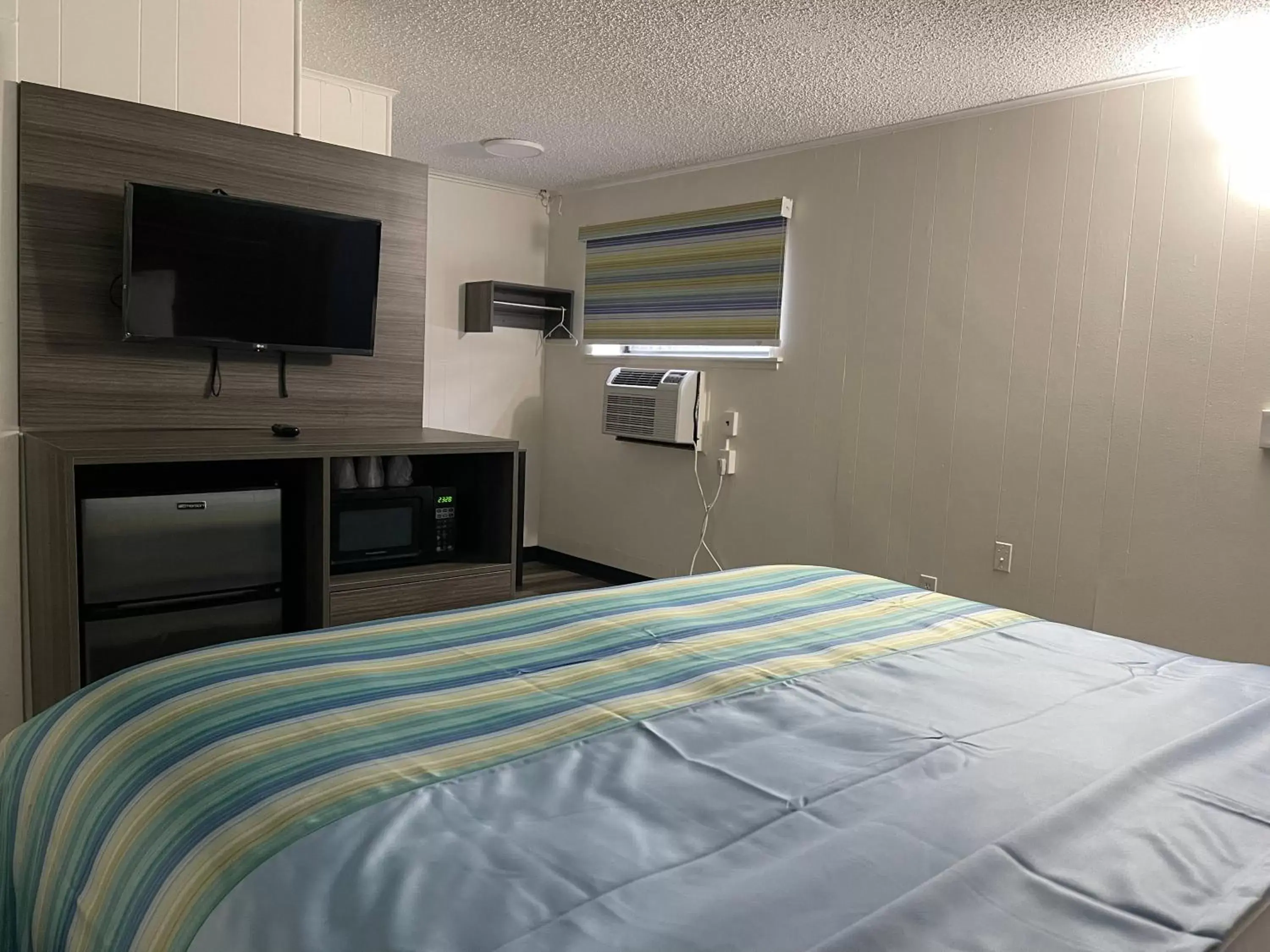 Photo of the whole room in Crown Inn Photo of the whole room in Crown Inn