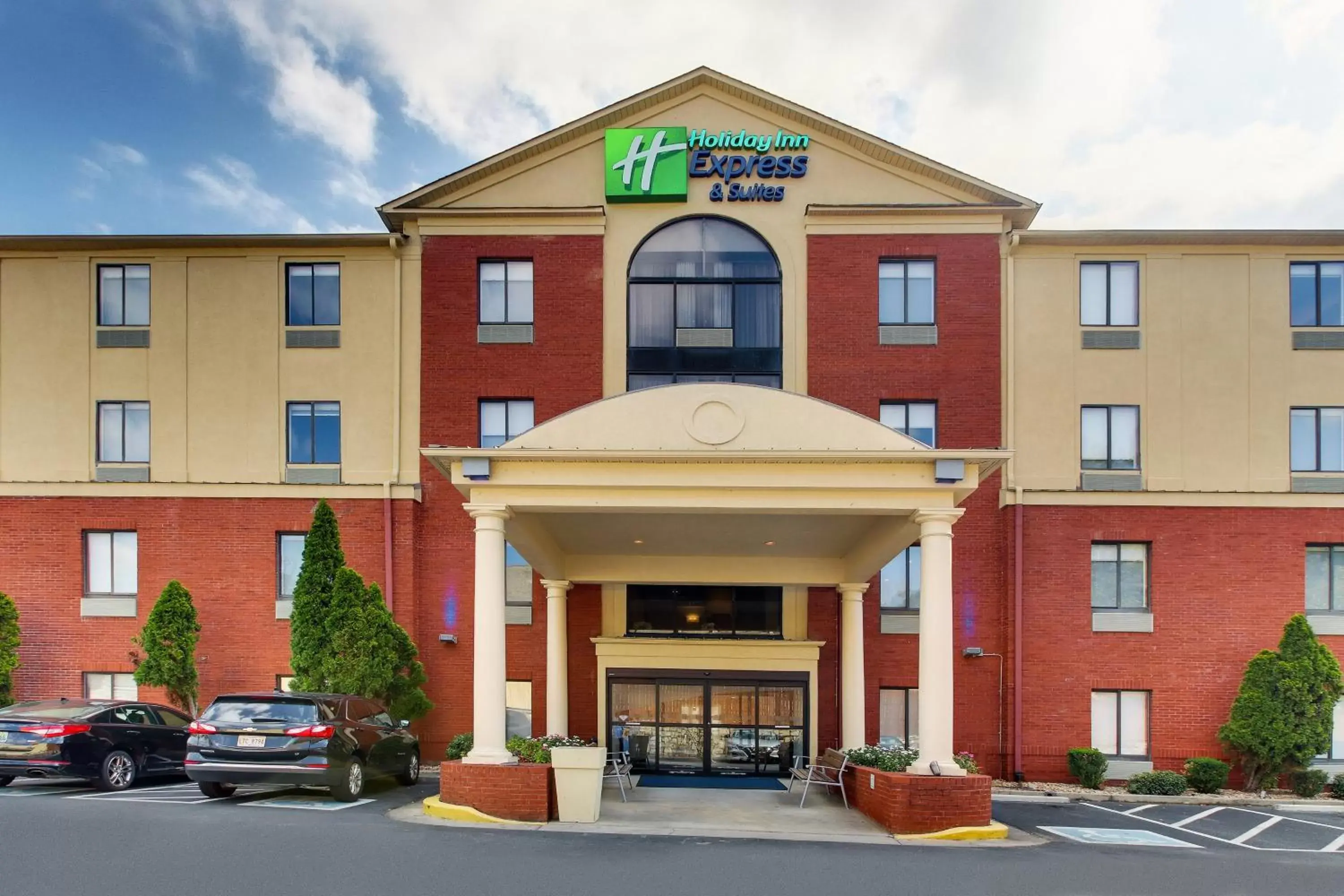 Property Building in Holiday Inn Express Hotel & Suites - Atlanta/Emory University Area, an IHG Hotel