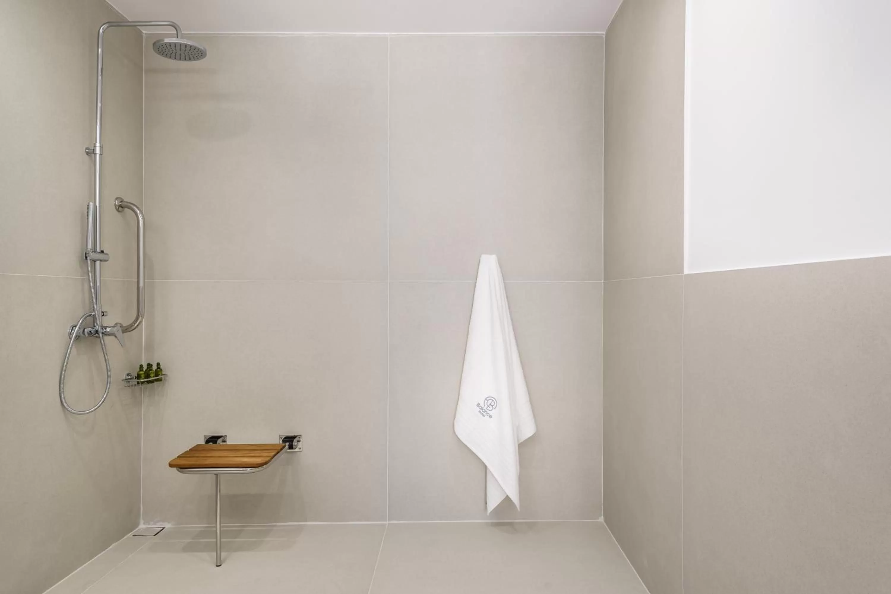 Shower in Balance Hotel