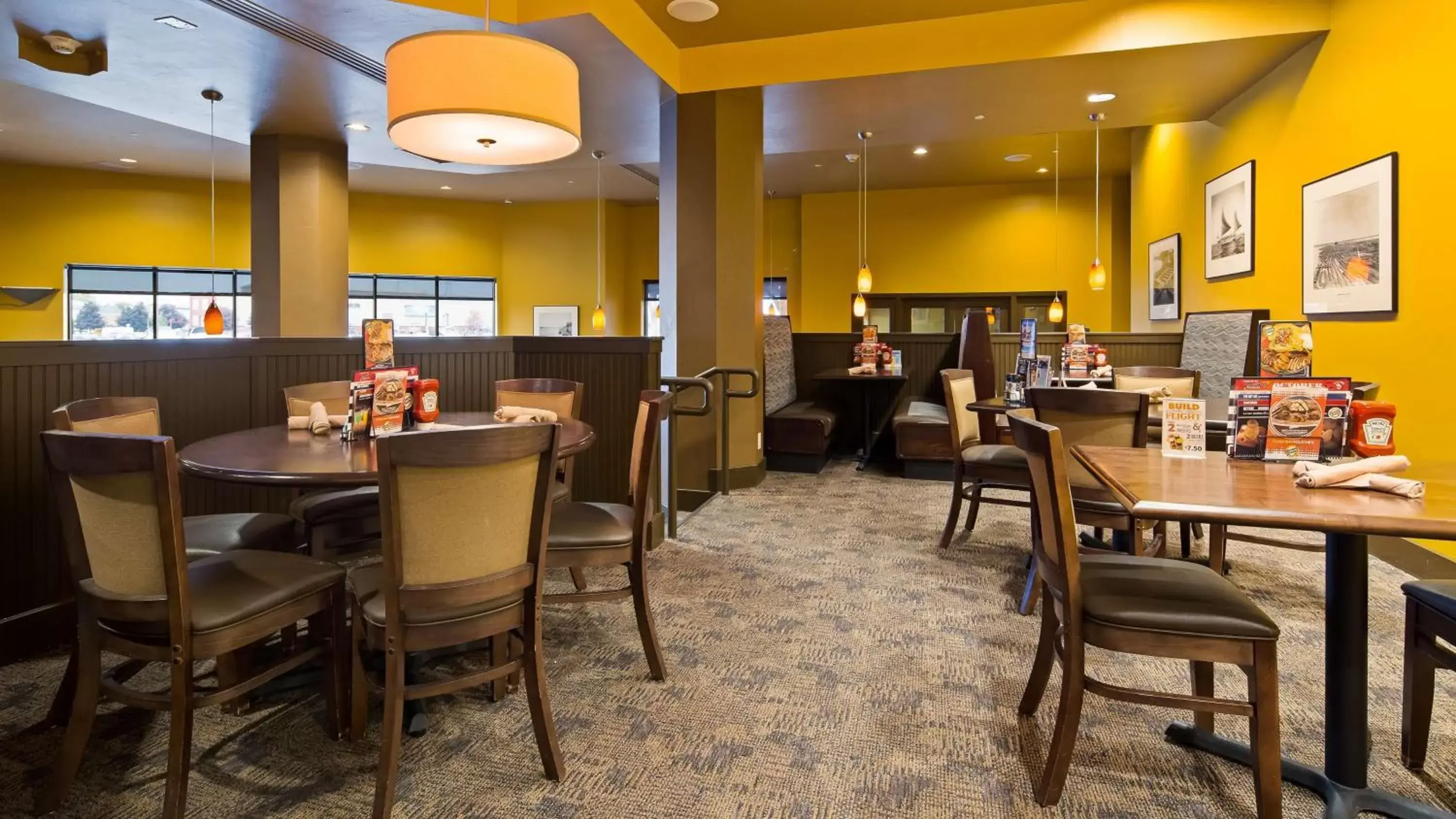 Restaurant/Places to Eat in Best Western Premier Waterfront Hotel & Convention Center