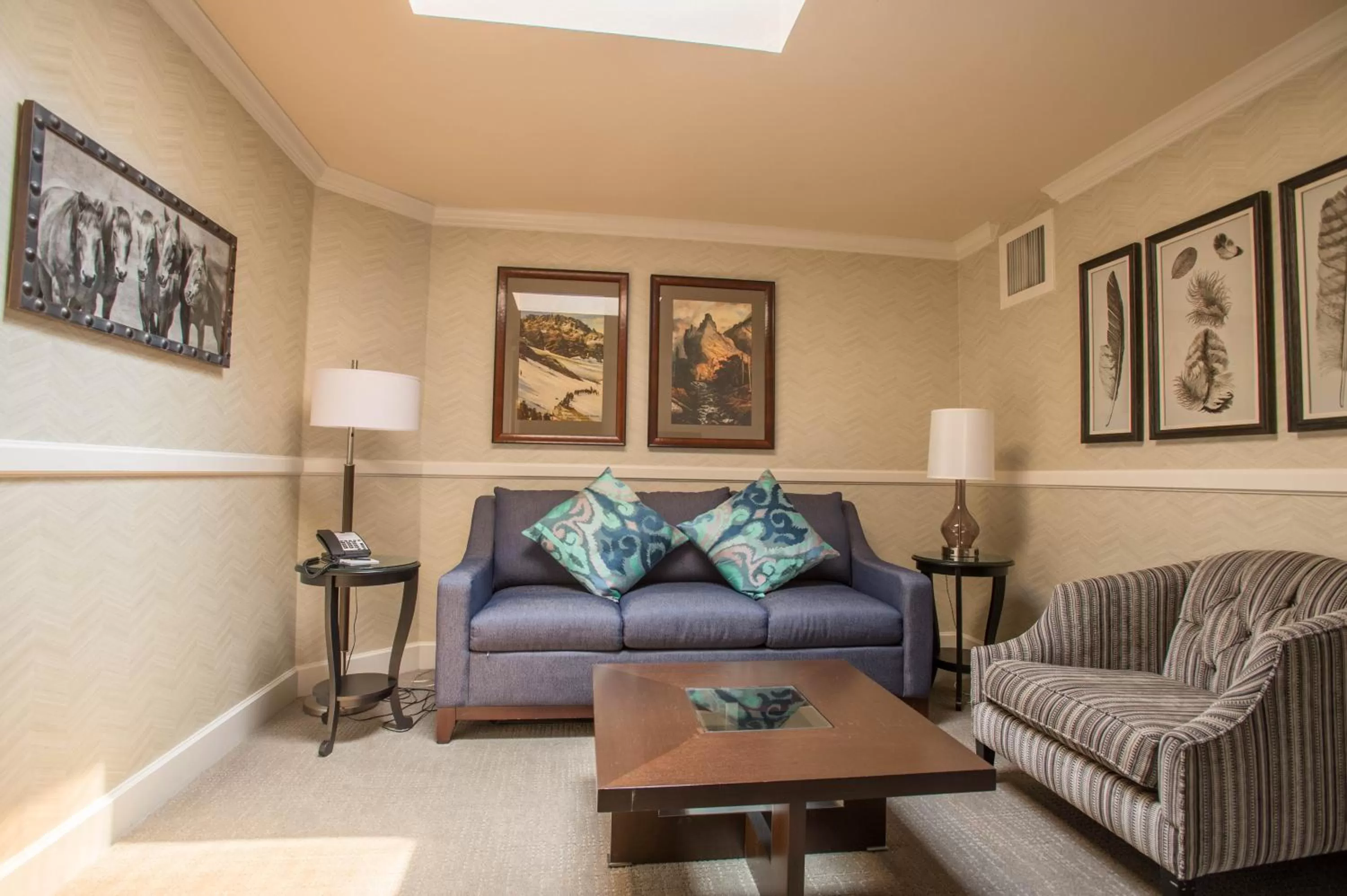 Seating area in Hotel Boulderado