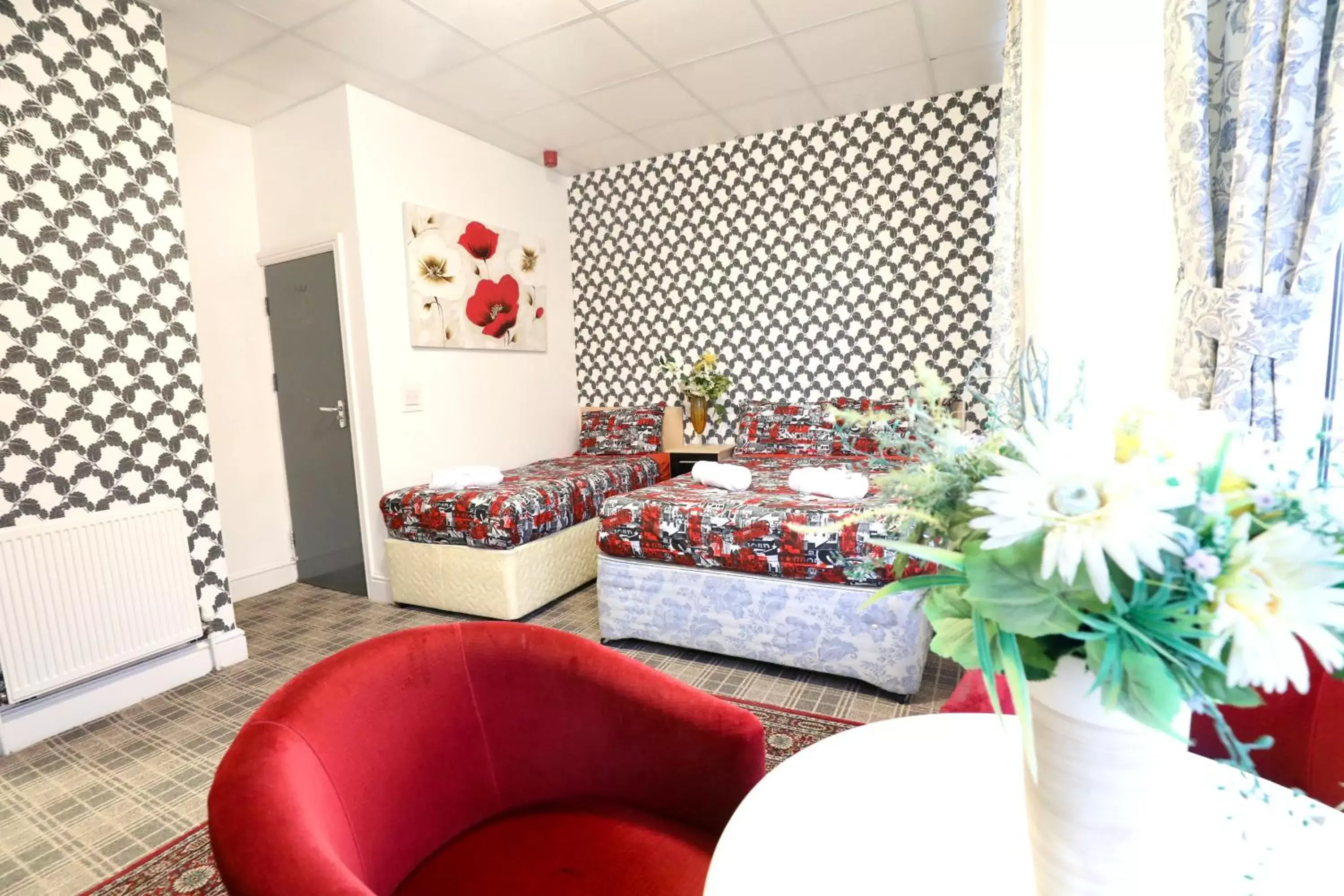 Bedroom, Seating Area in Blackpool Central Hotel