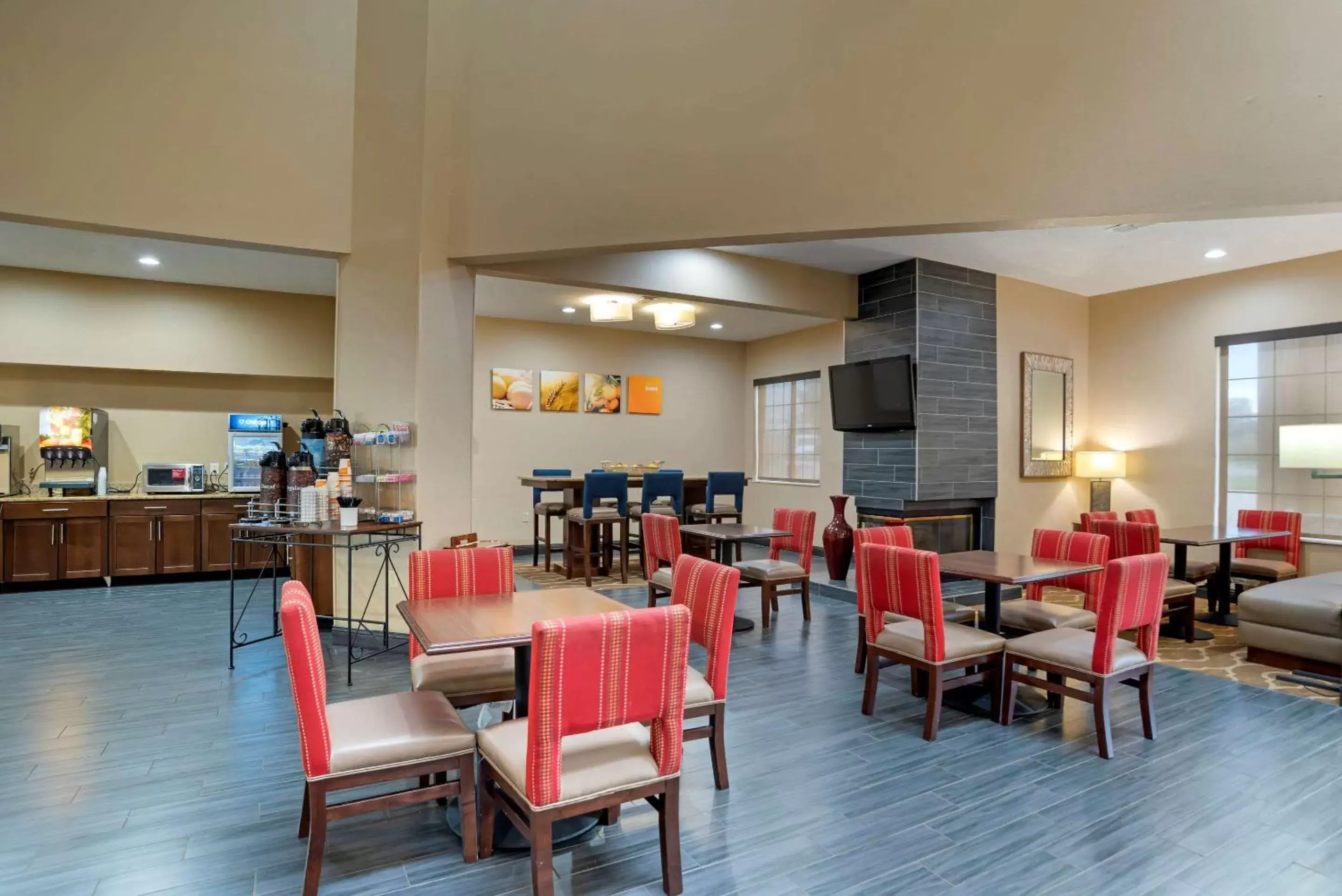 Restaurant/Places to Eat in Comfort Suites Hattiesburg