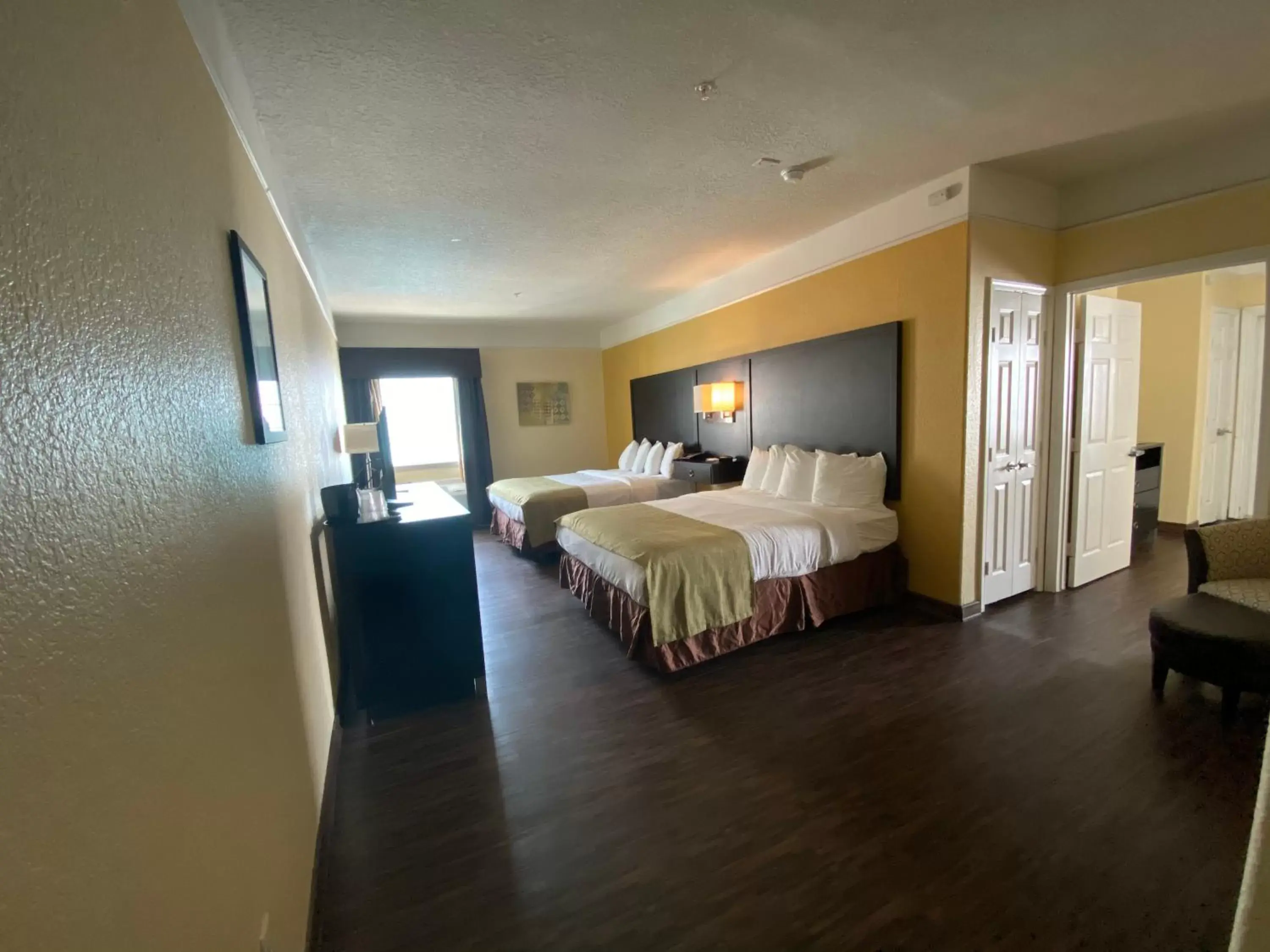 Photo of the whole room, Bed in Galveston Beach Hotel