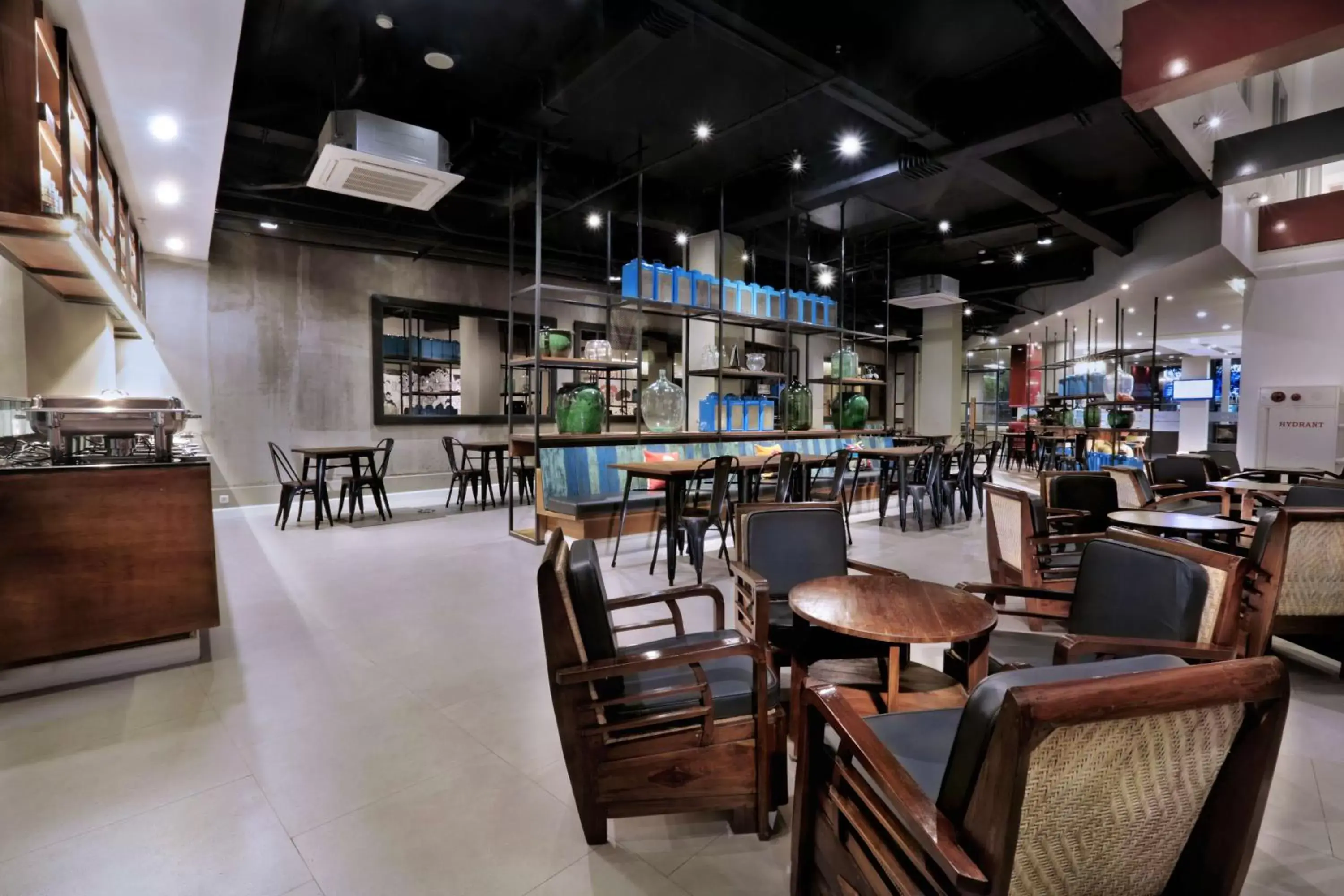 Restaurant/Places to Eat in favehotel Margonda