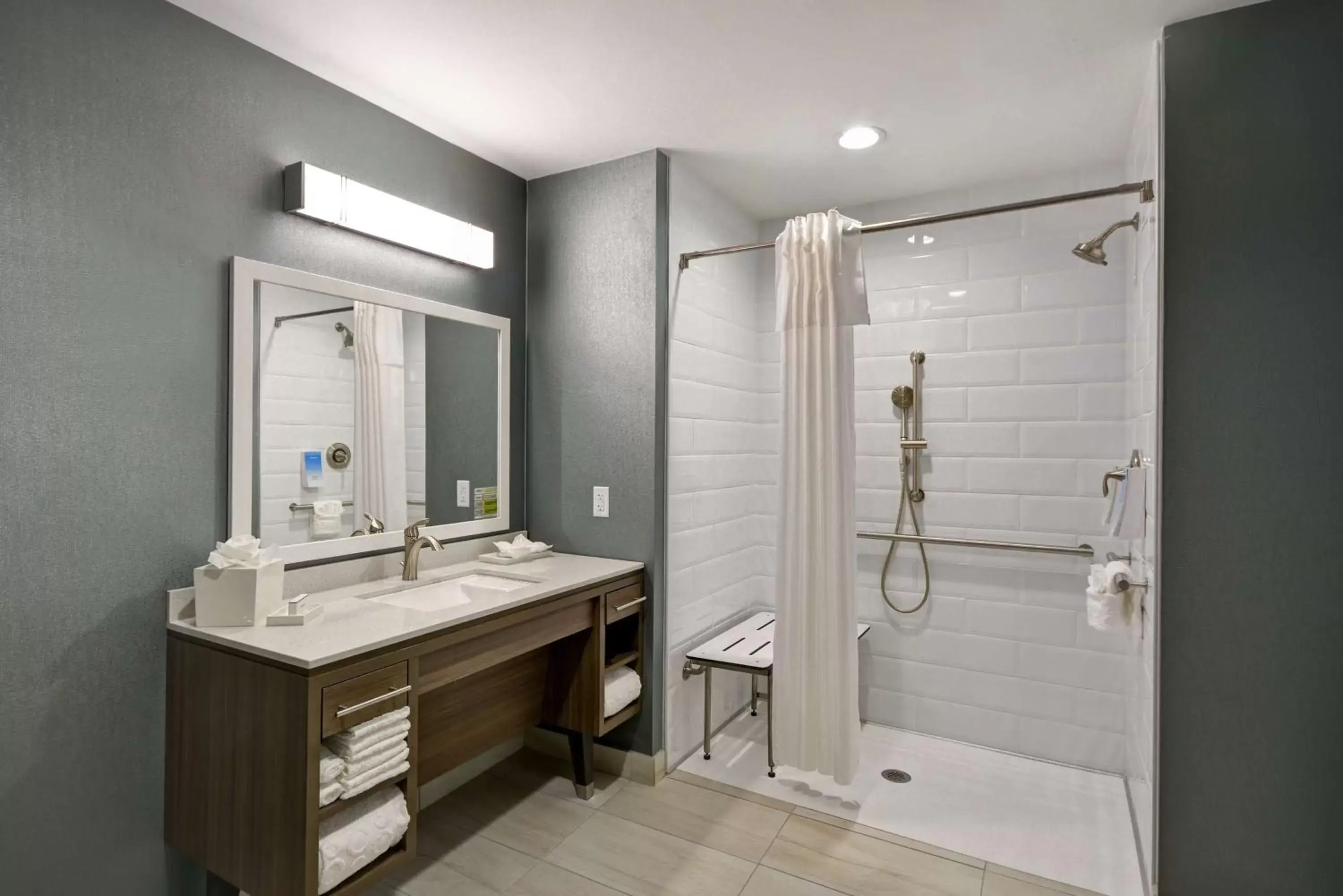 Bathroom in Home2 Suites By Hilton Plano Richardson