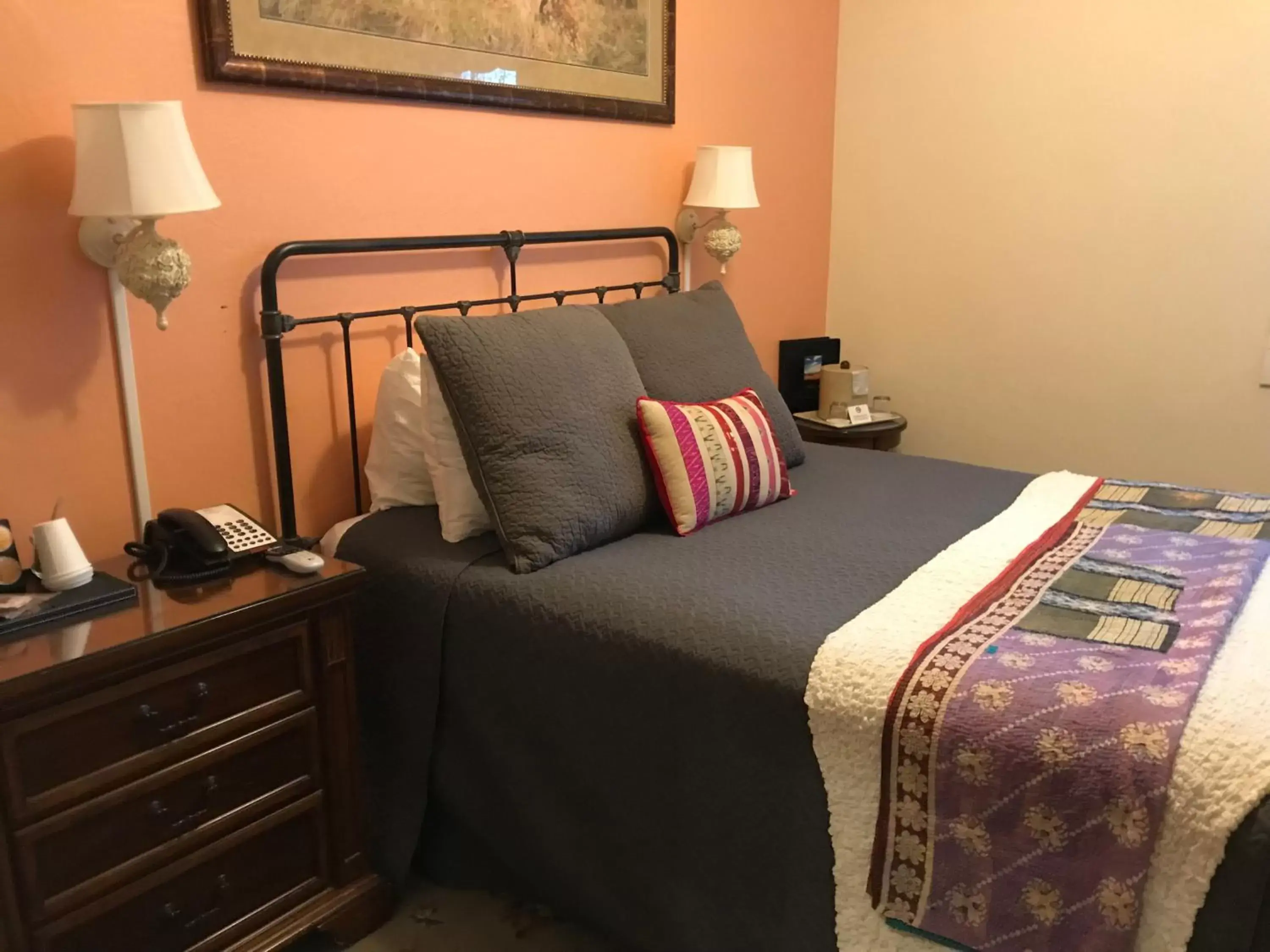 Bed in Hotel Sutter Bed in Hotel Sutter