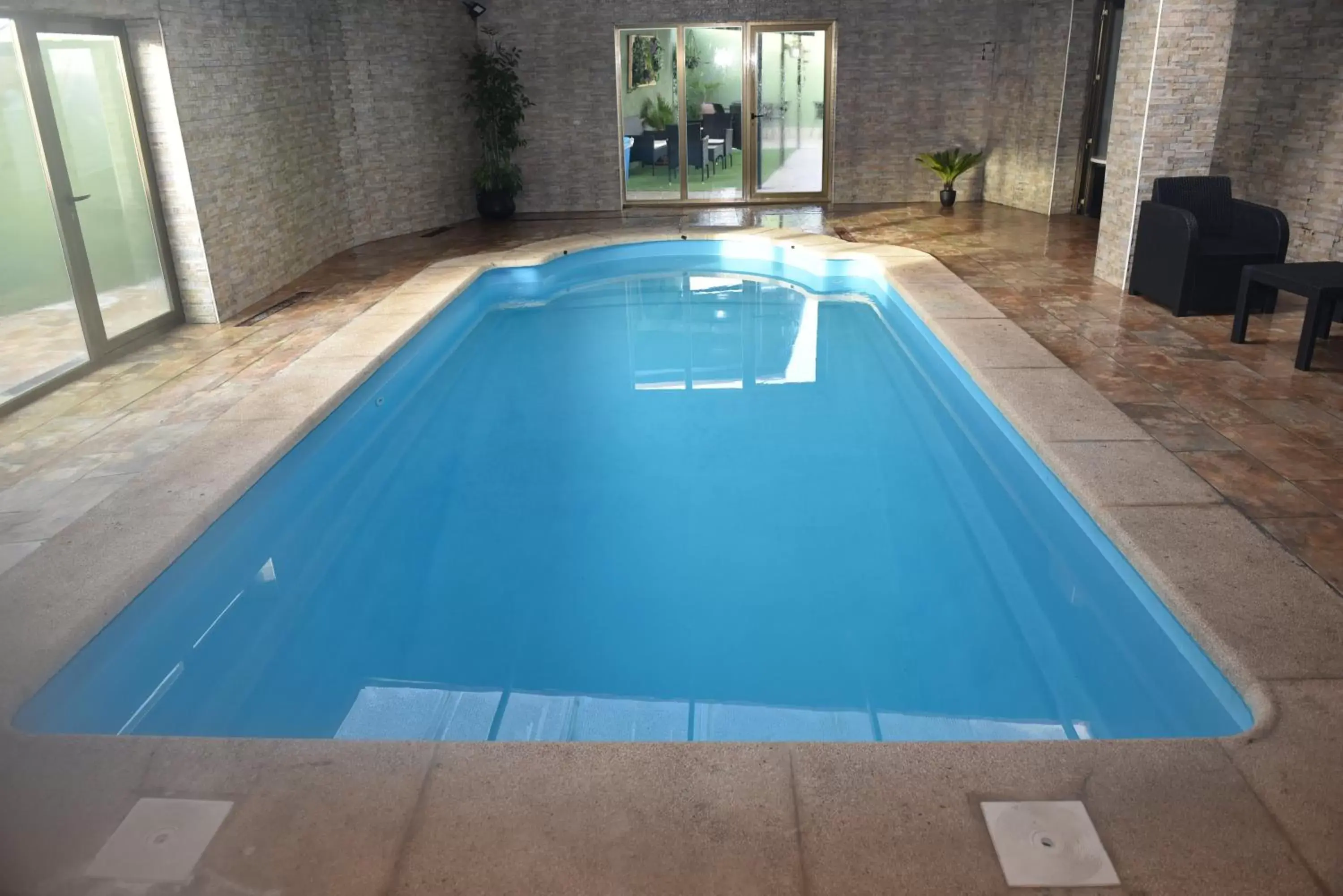 Swimming Pool in Hotel Rural el Castillo