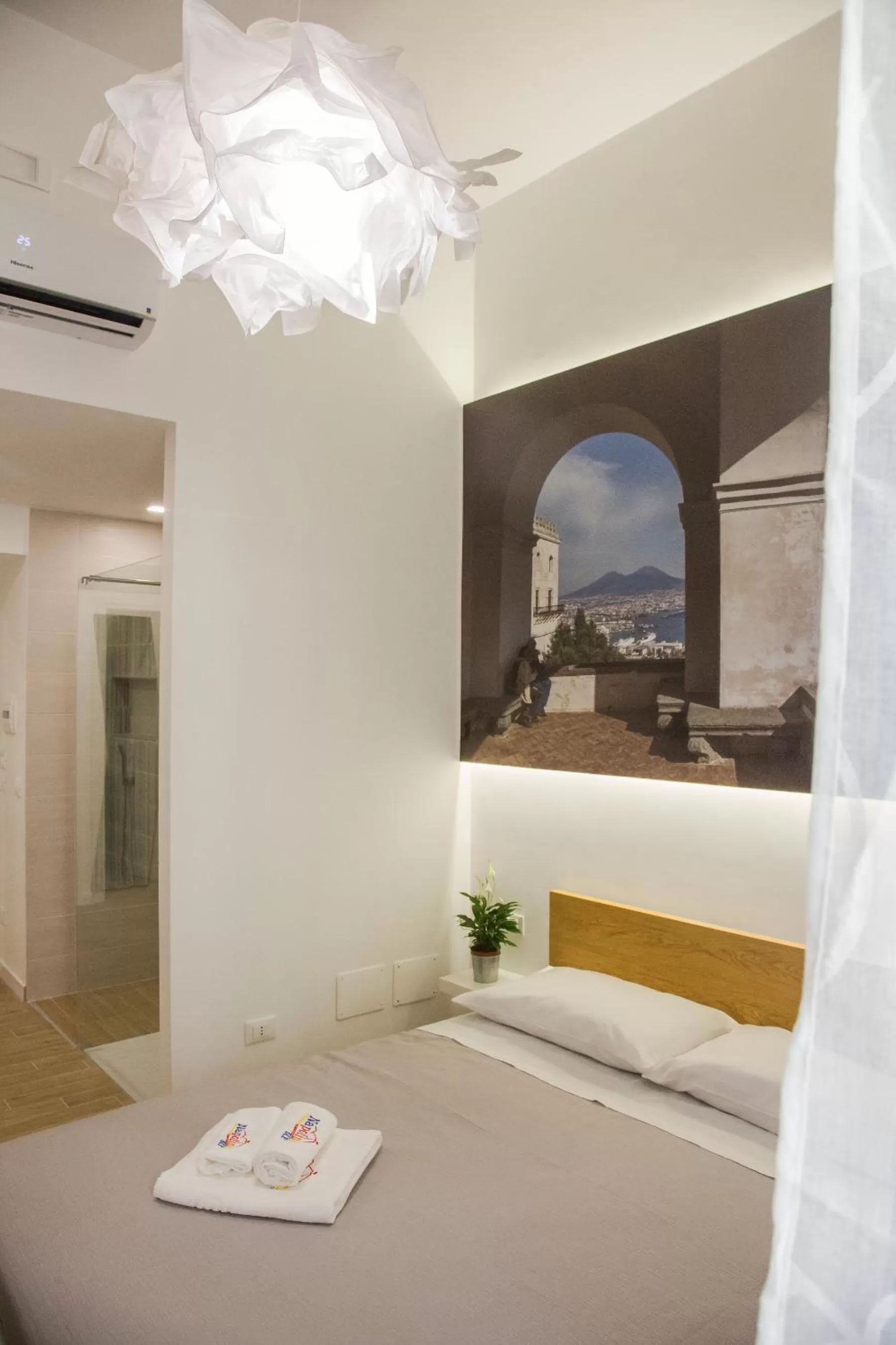 Decorative detail, Bed in Napolinn