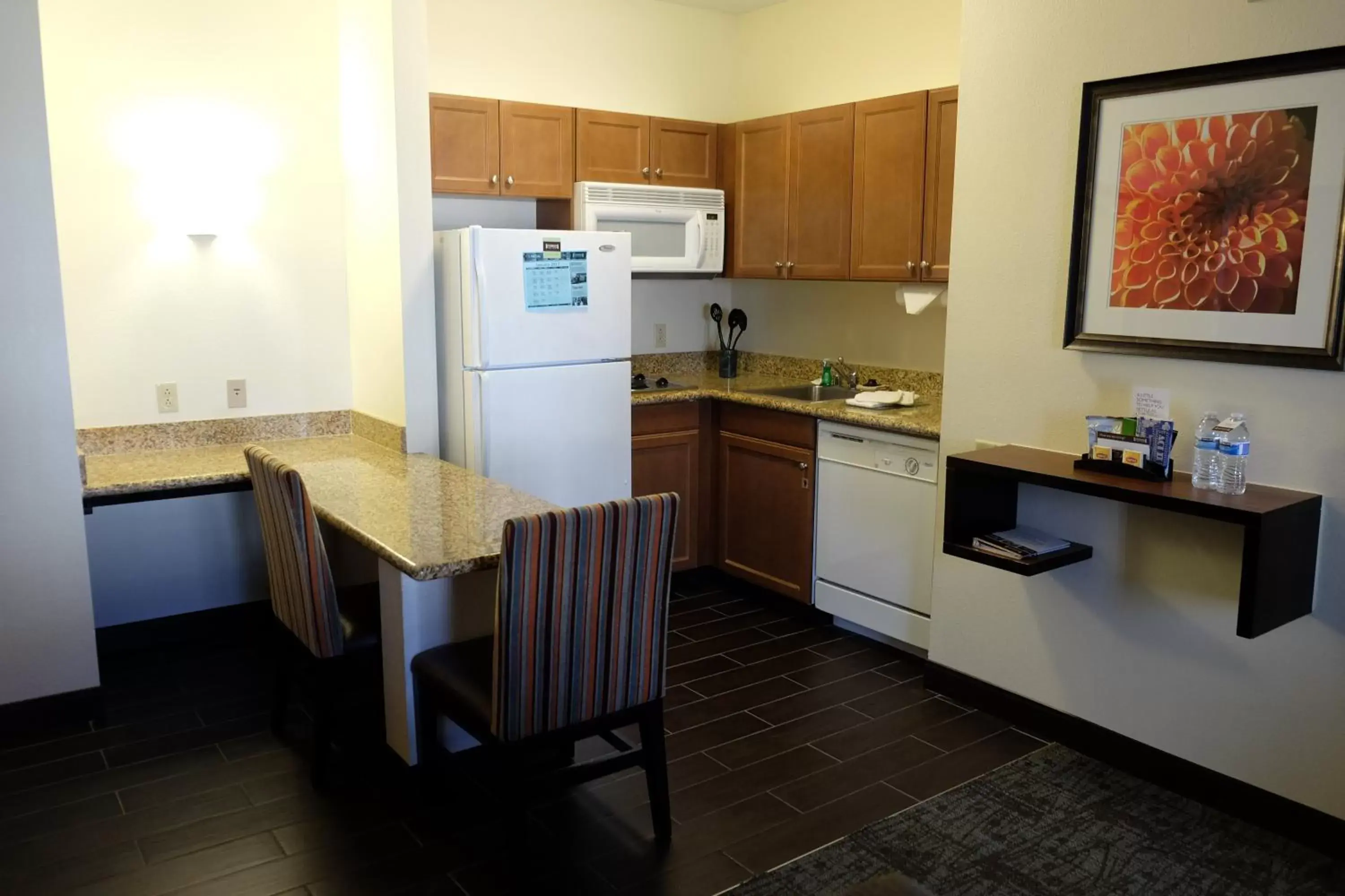 Photo of the whole room, Kitchen/Kitchenette in Staybridge Suites Irvine East/Lake Forest, an IHG Hotel