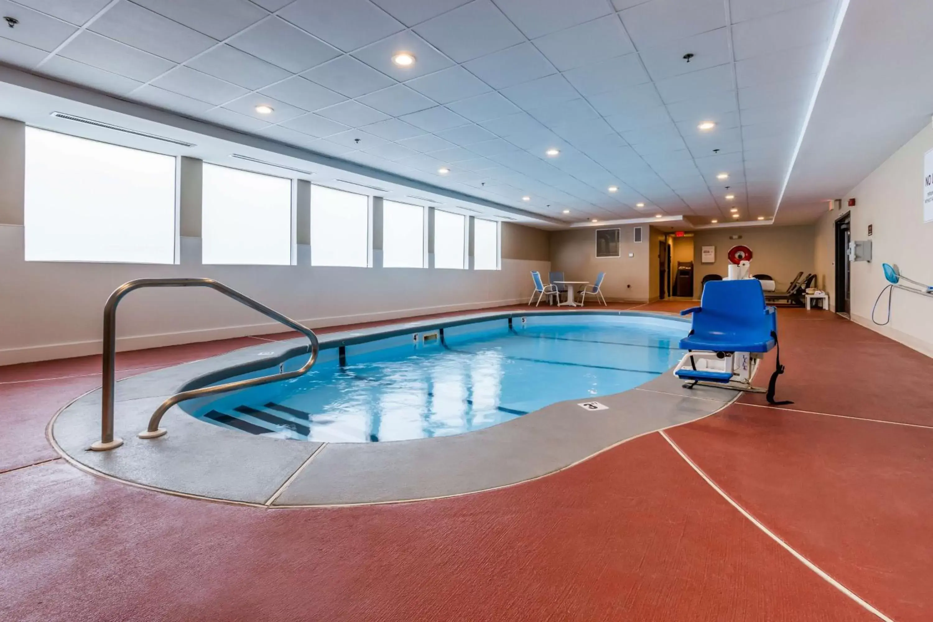 Pool view, Swimming Pool in Best Western Dartmouth-New Bedford