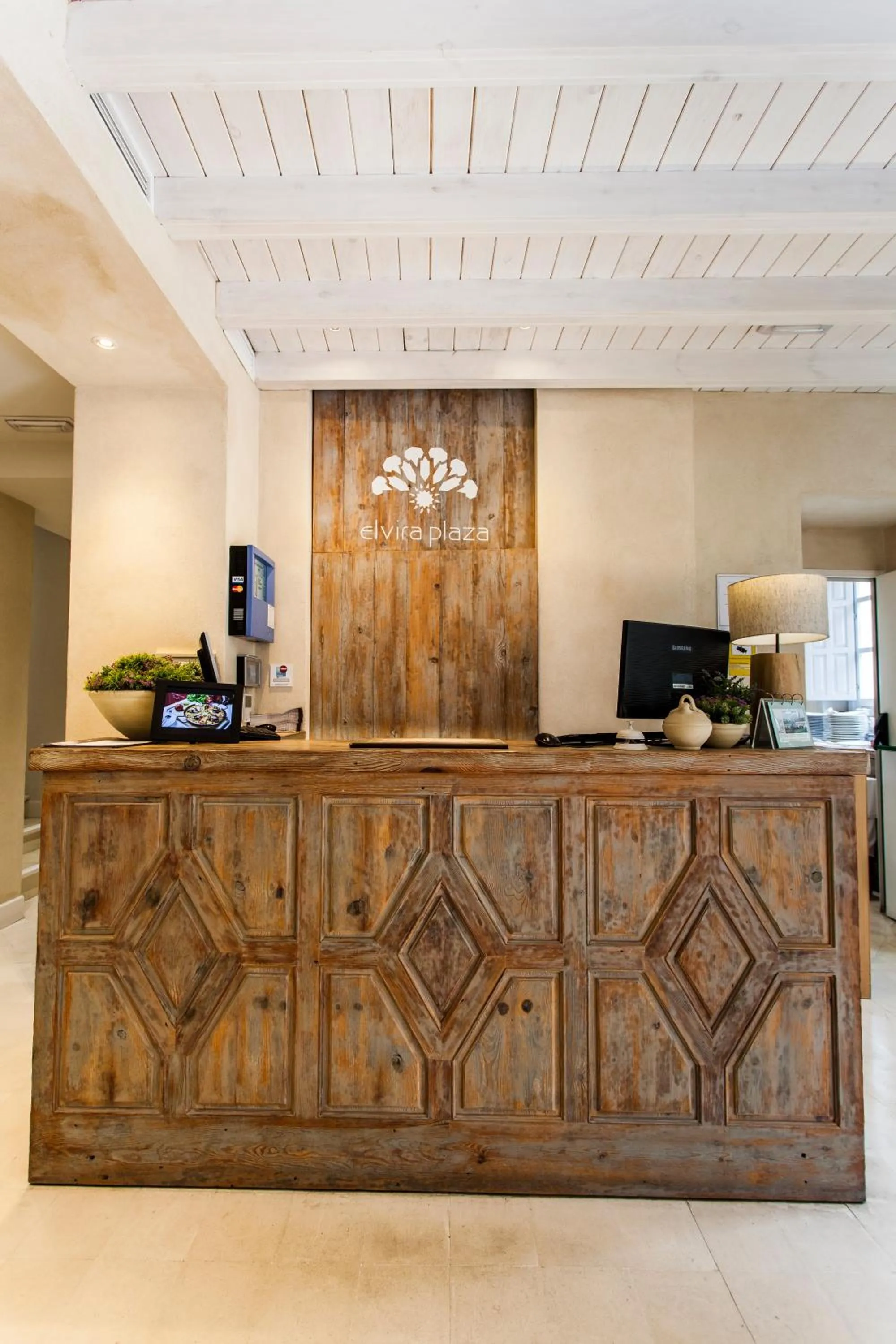 Lobby or reception in Hotel Boutique Elvira Plaza