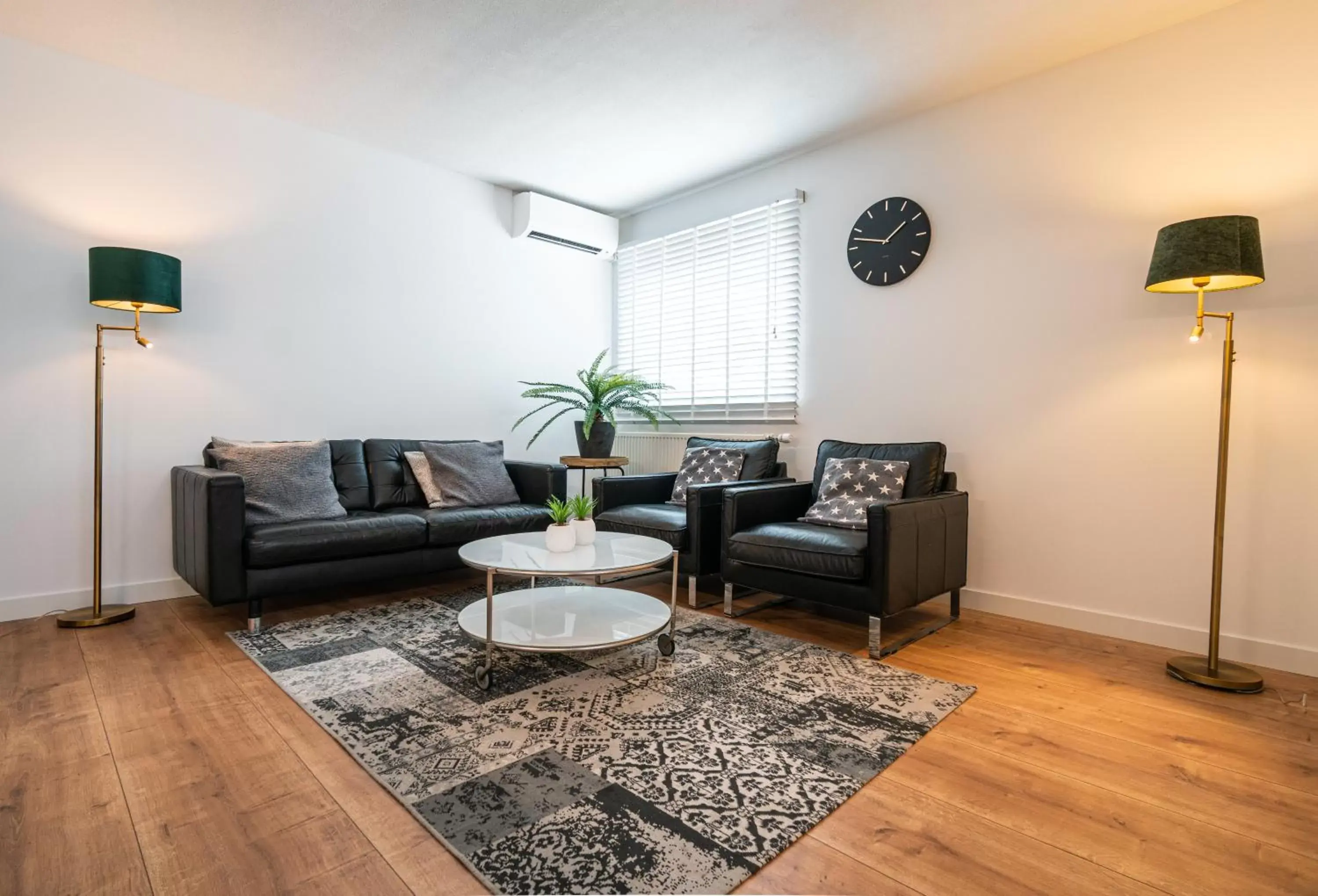 Living room, Seating Area in Familie Hotel & Apartments Alkmaar