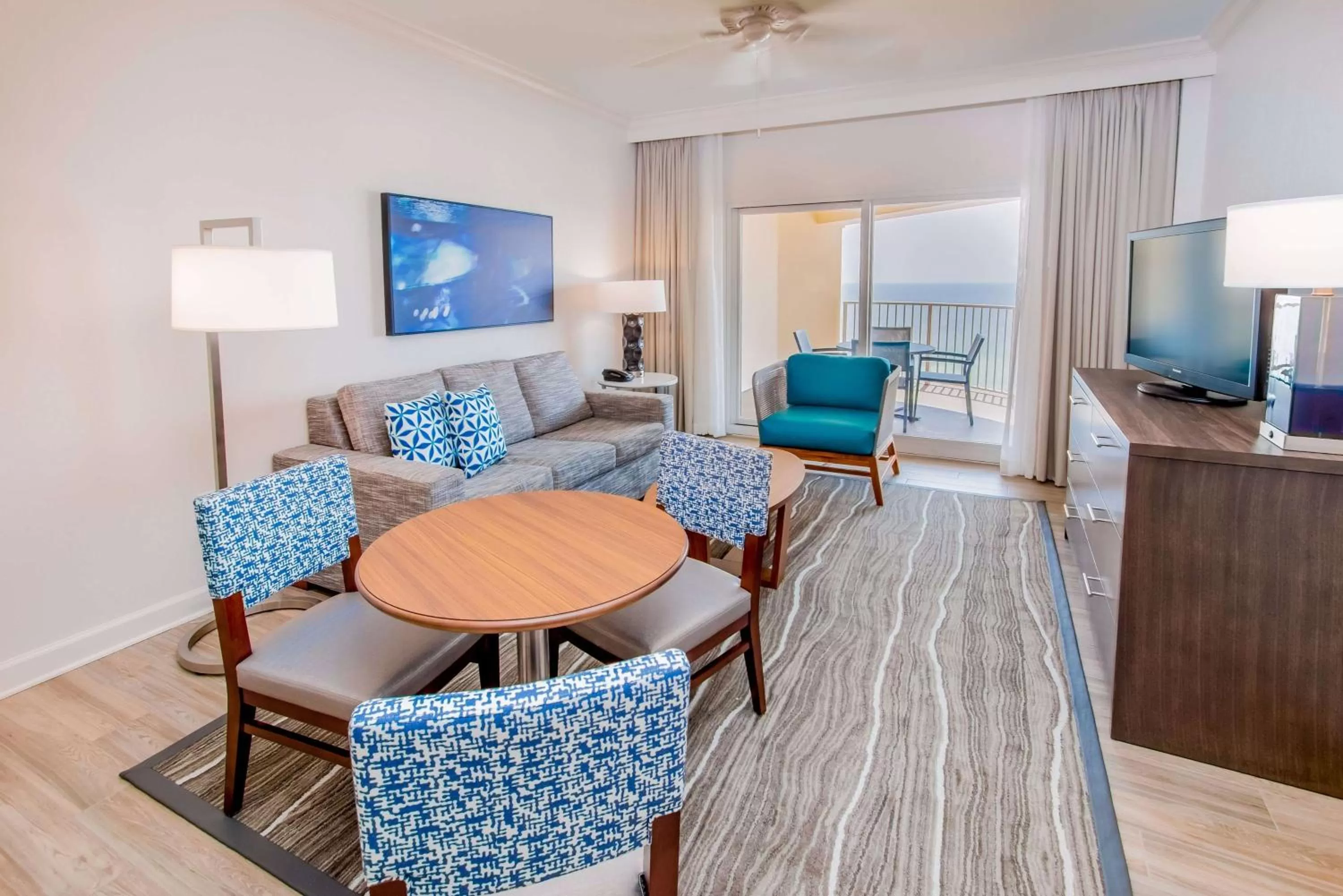 Living room in Hilton Pensacola Beach