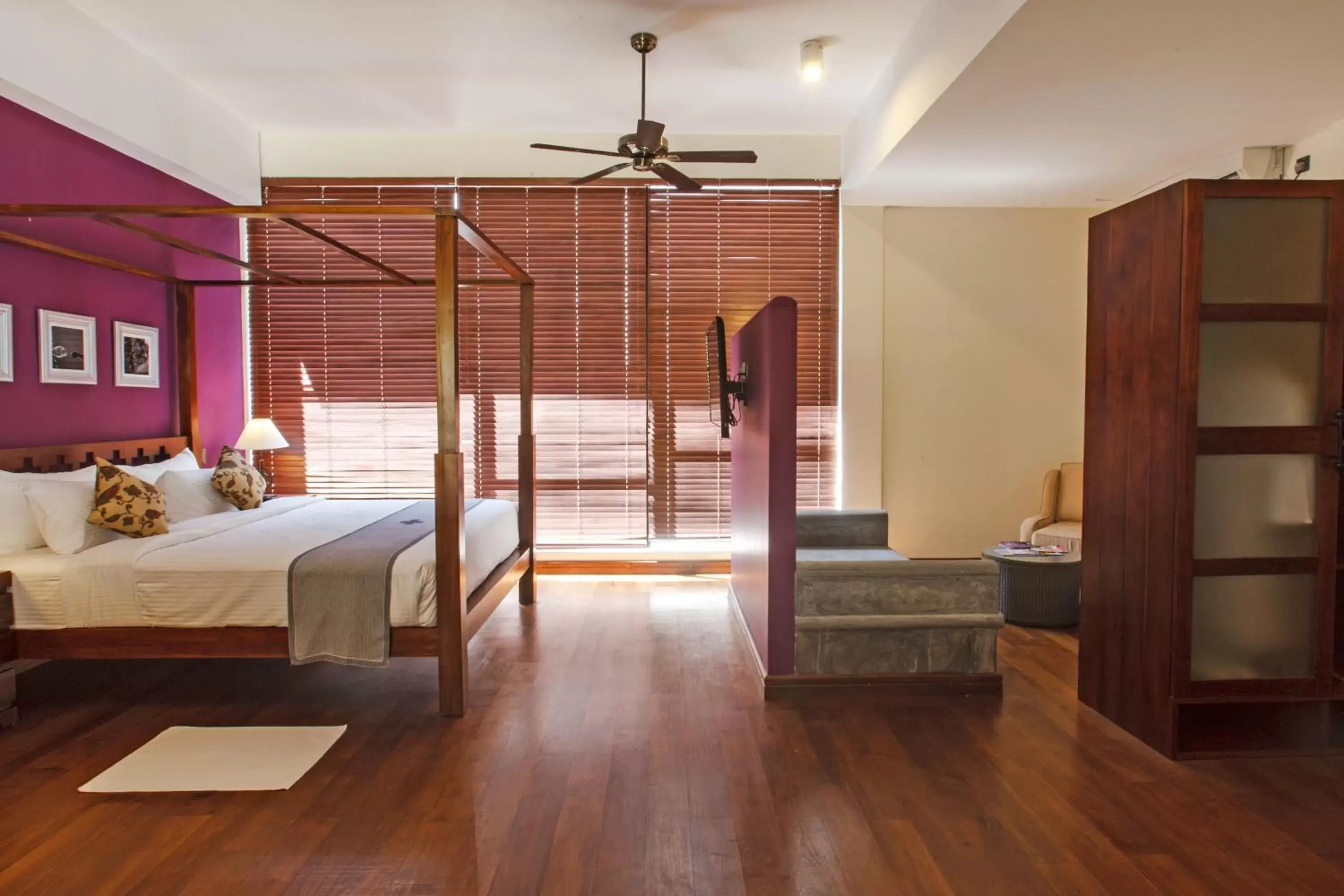 Photo of the whole room, Bed in Colombo Court Hotel & Spa