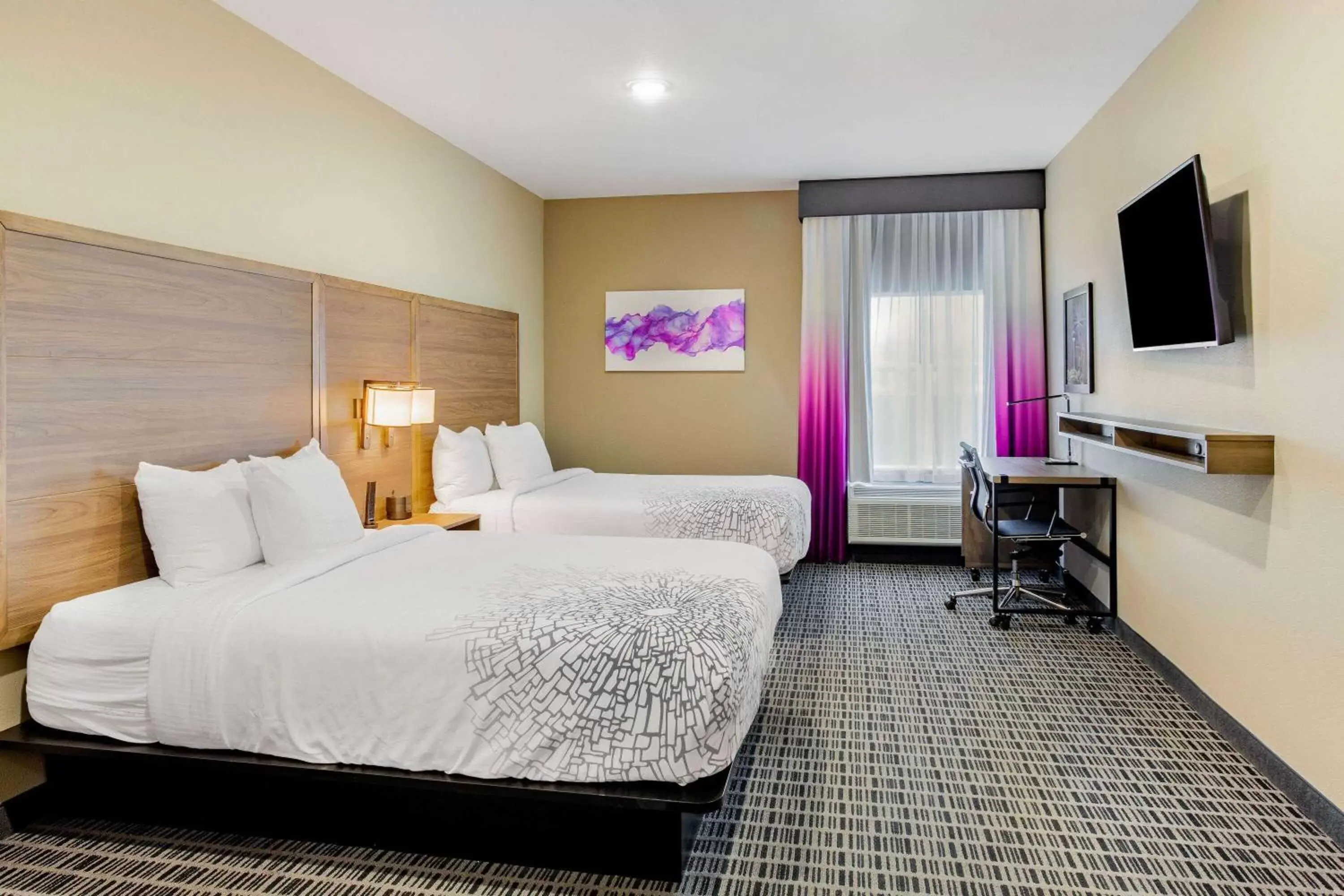 Photo of the whole room, Bed in La Quinta by Wyndham San Antonio Alamo City