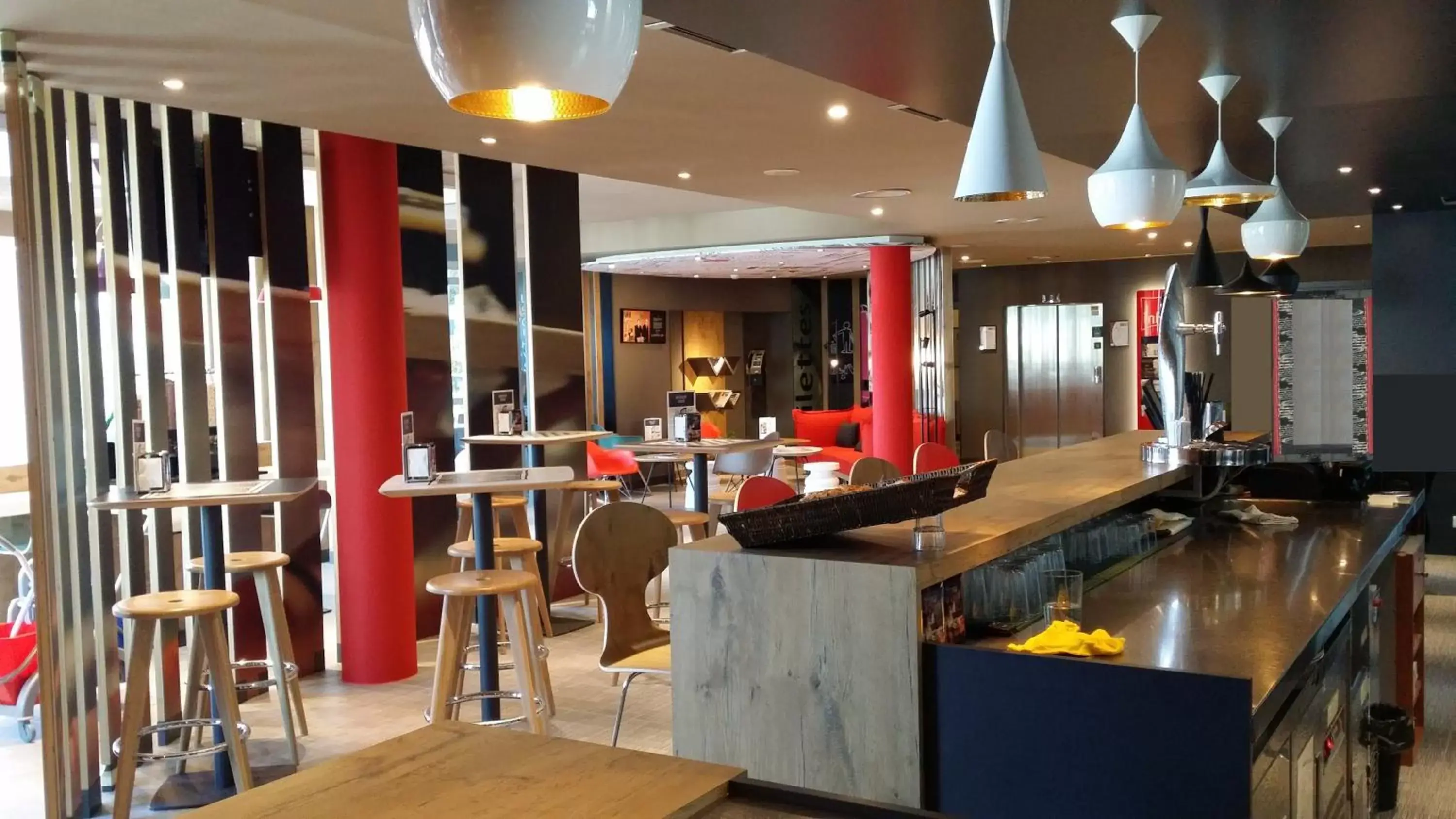 Lobby or reception, Restaurant/Places to Eat in Ibis Irun