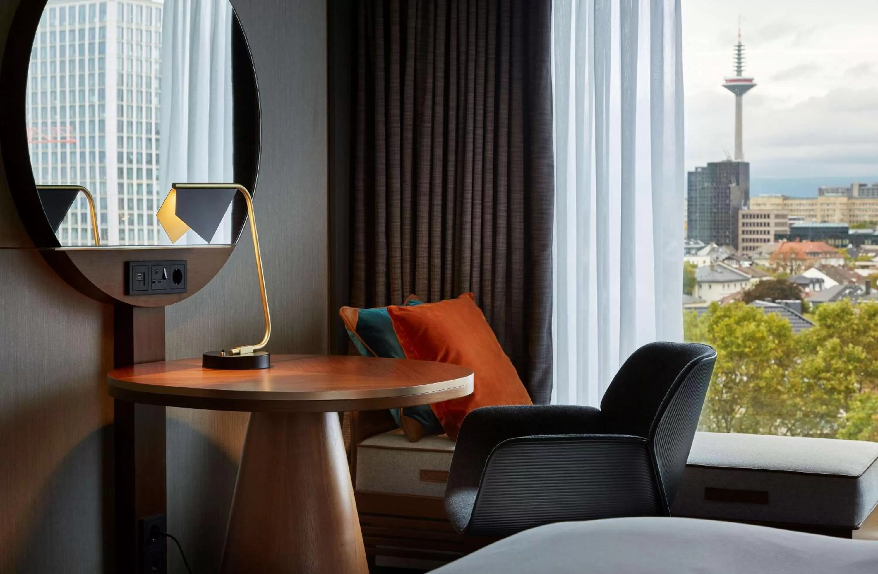 Photo of the whole room in Hilton Frankfurt City Centre