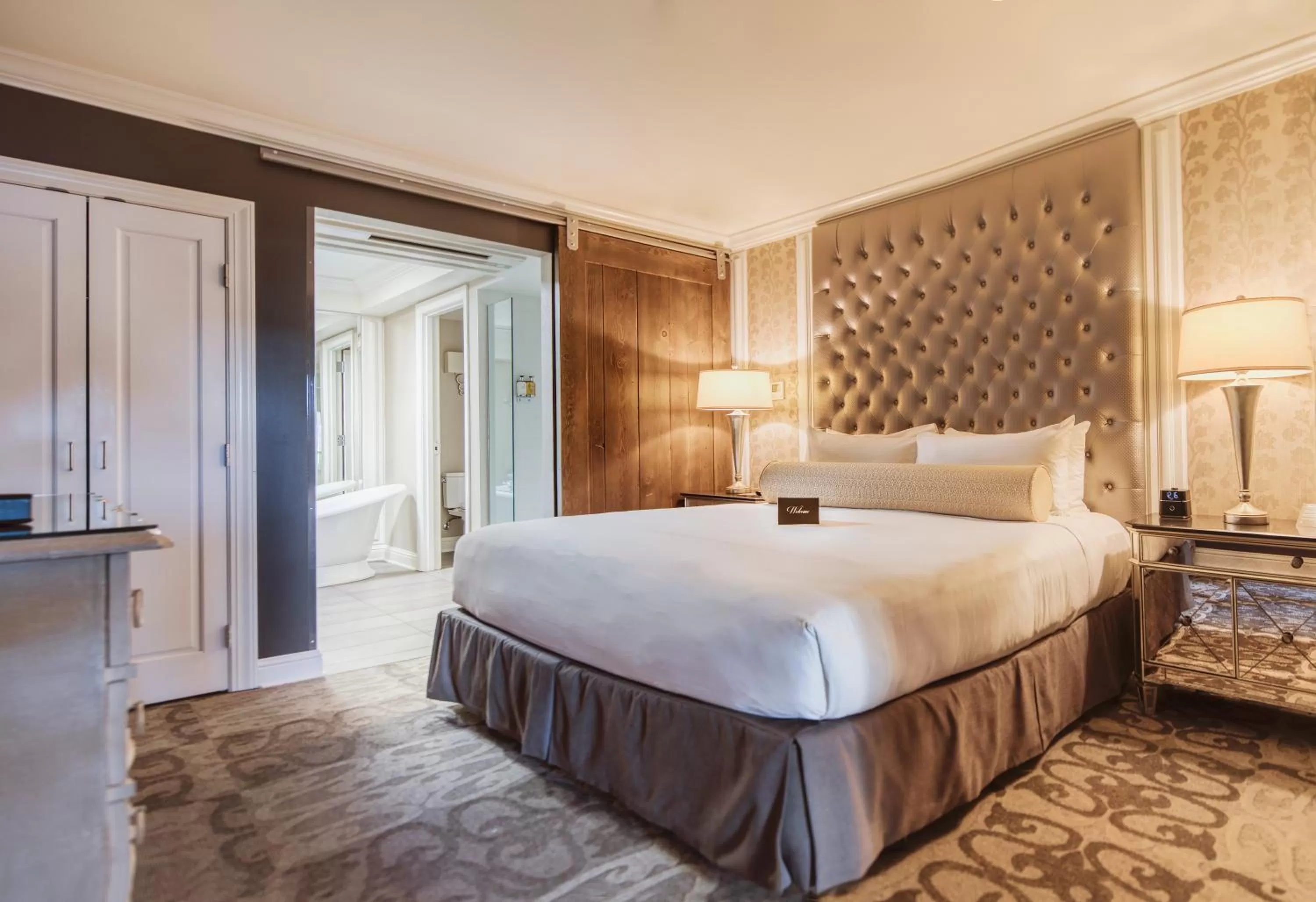 Bed in Hotel Ballard