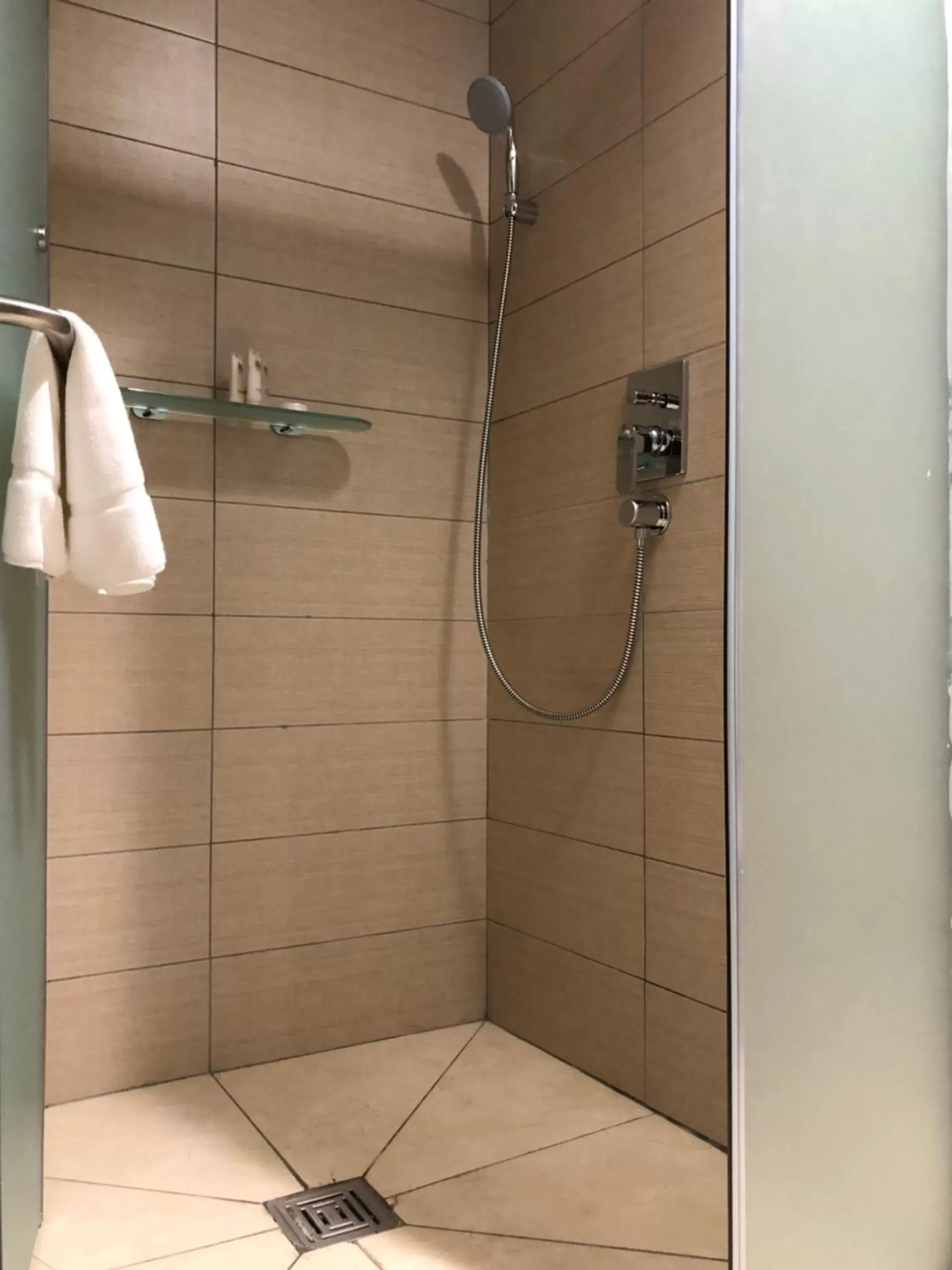 Shower, Bathroom in Monty Suites & Golf