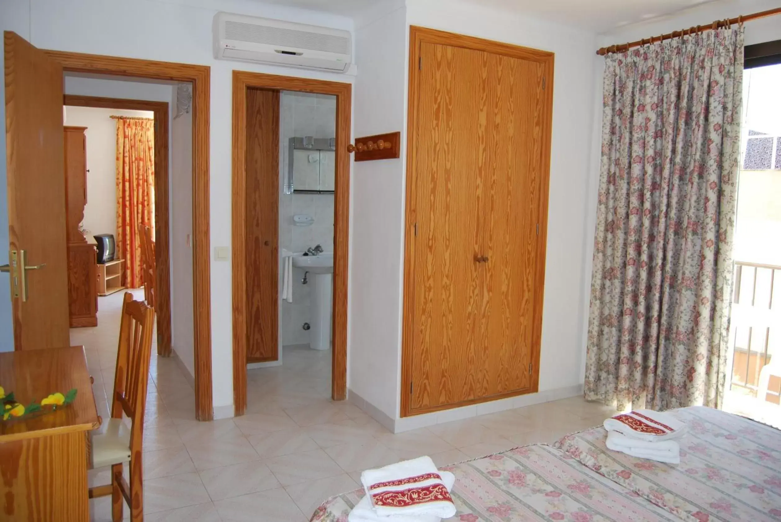 Property building, Bed in Bella Maria Apartments